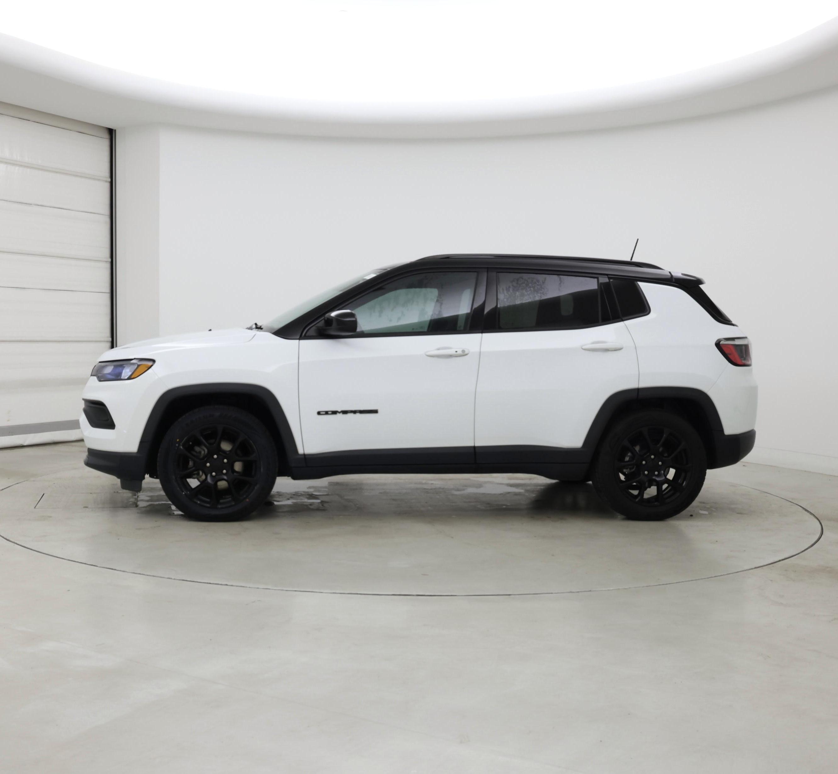 Thumbnail: 2022 Jeep Compass - 3