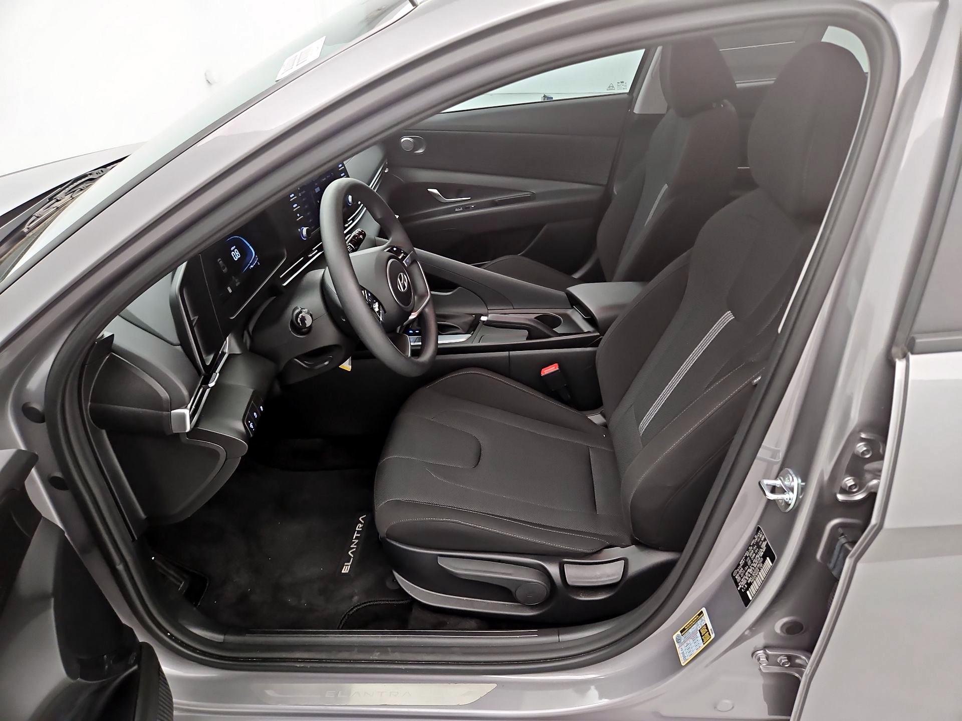Thumbnail: 2025 Hyundai Elantra - 11