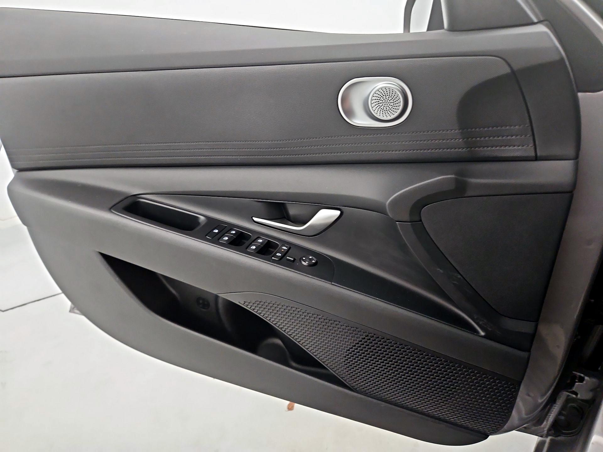 Thumbnail: 2025 Hyundai Elantra - 12