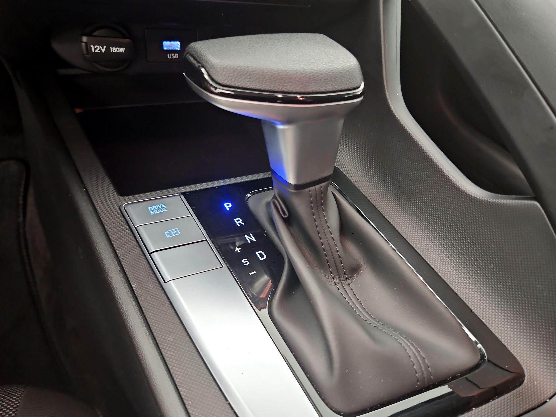 Thumbnail: 2025 Hyundai Elantra - 17