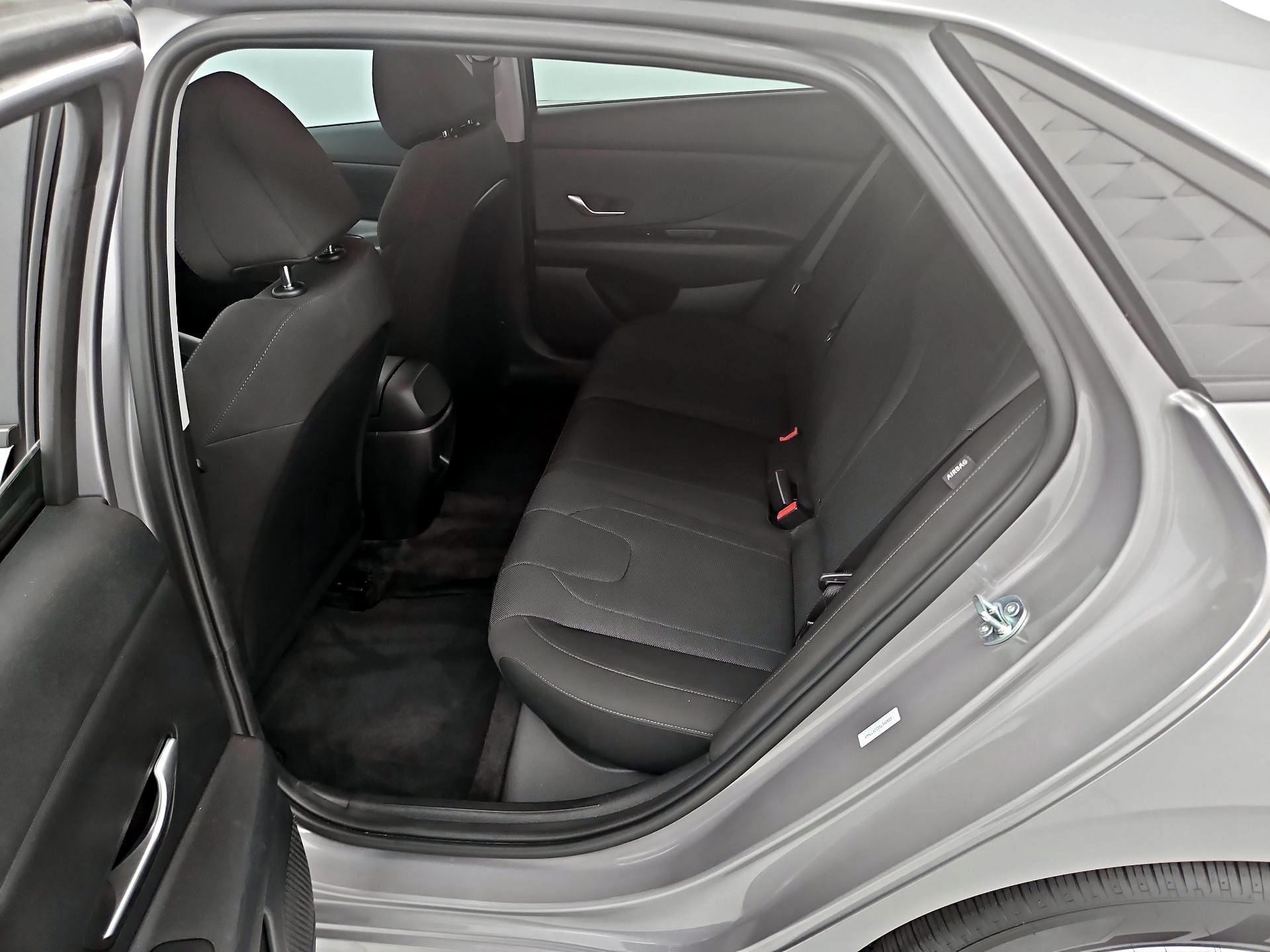 Thumbnail: 2025 Hyundai Elantra - 19