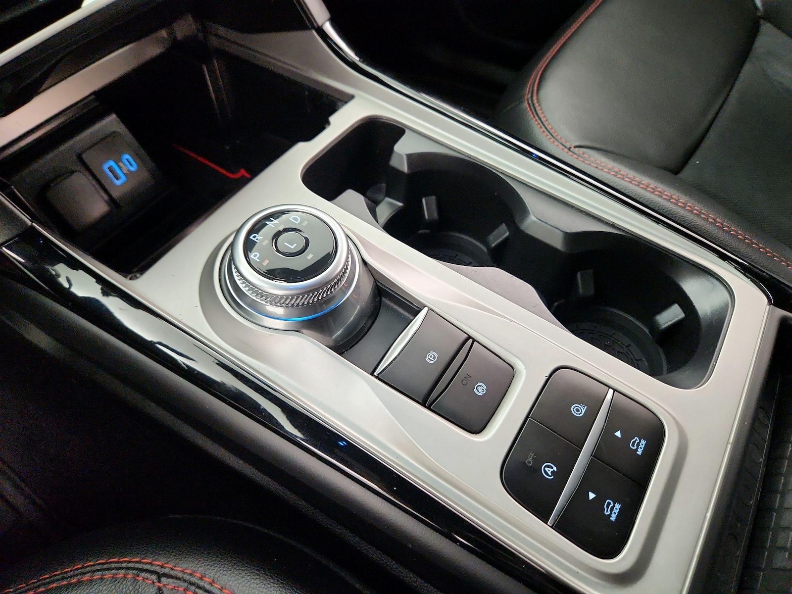 2024 Ford Explorer ST-LINE - Photo 19