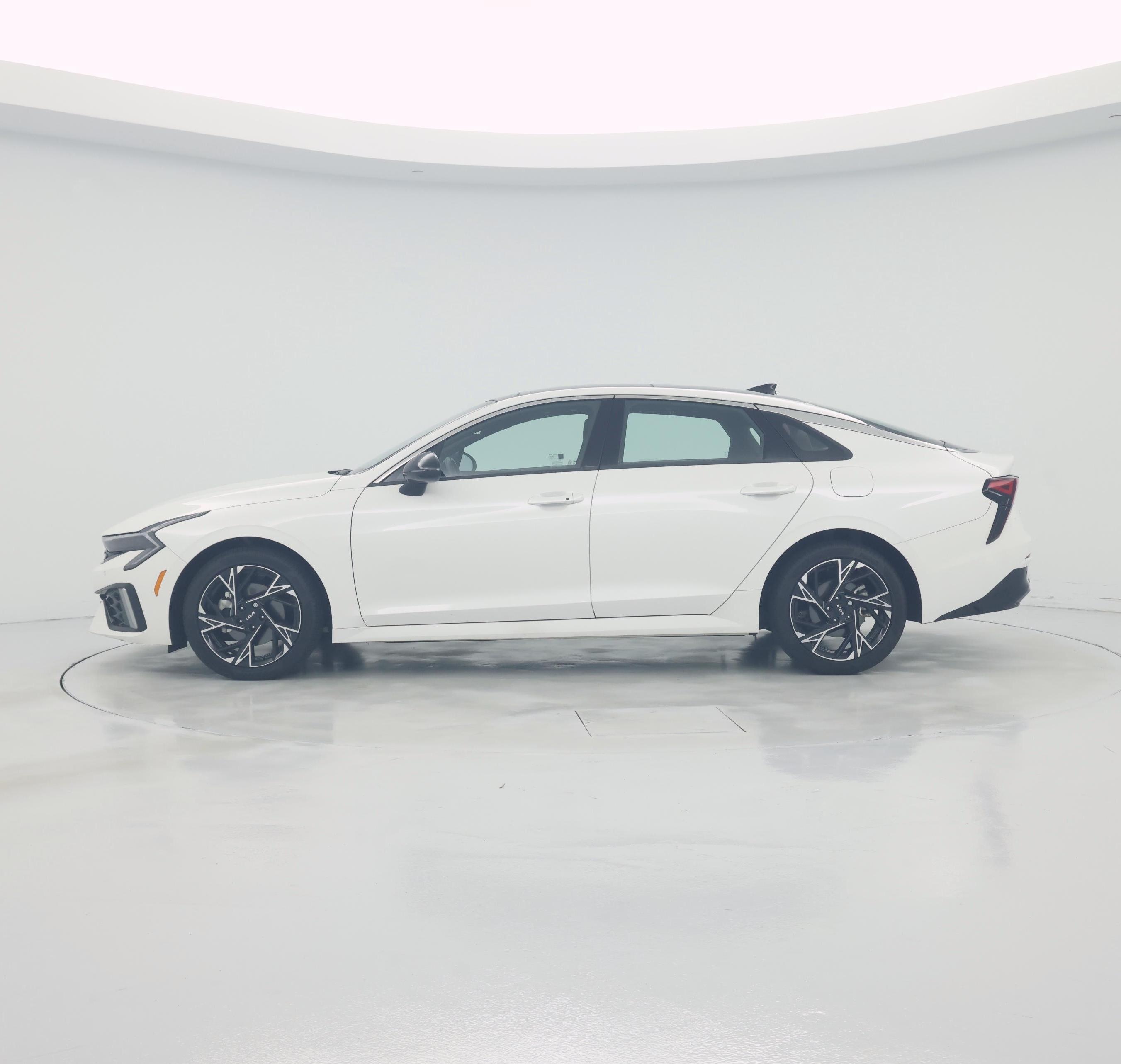 Thumbnail: 2025 Kia K5 - 3