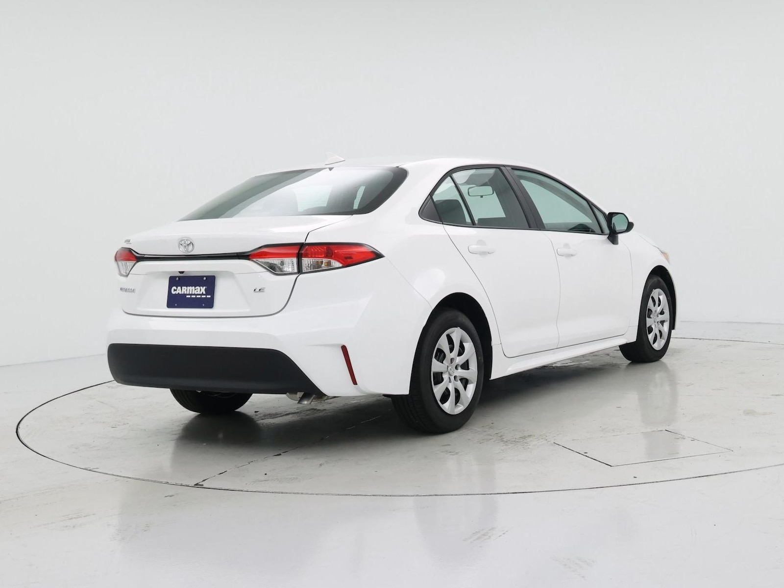 2026 Toyota Corolla LE - Photo 9