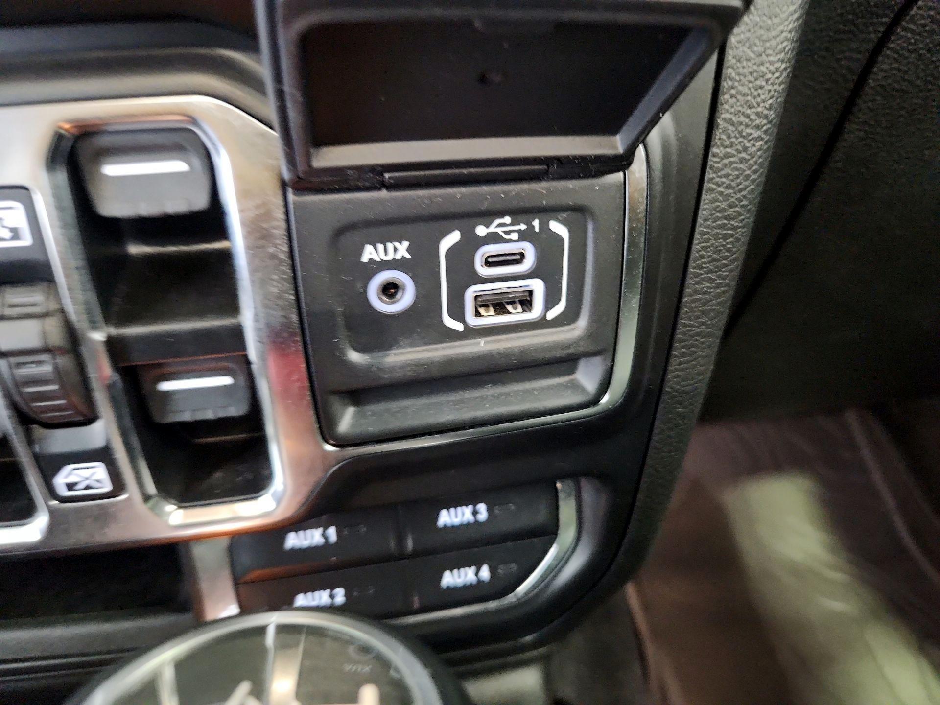 Thumbnail: 2021 Jeep Wrangler - 18