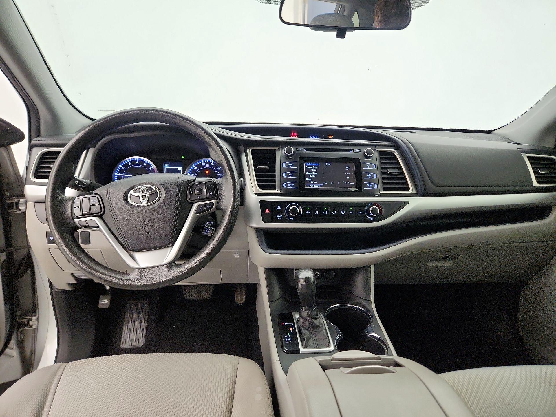 Thumbnail: 2019 Toyota Highlander - 9
