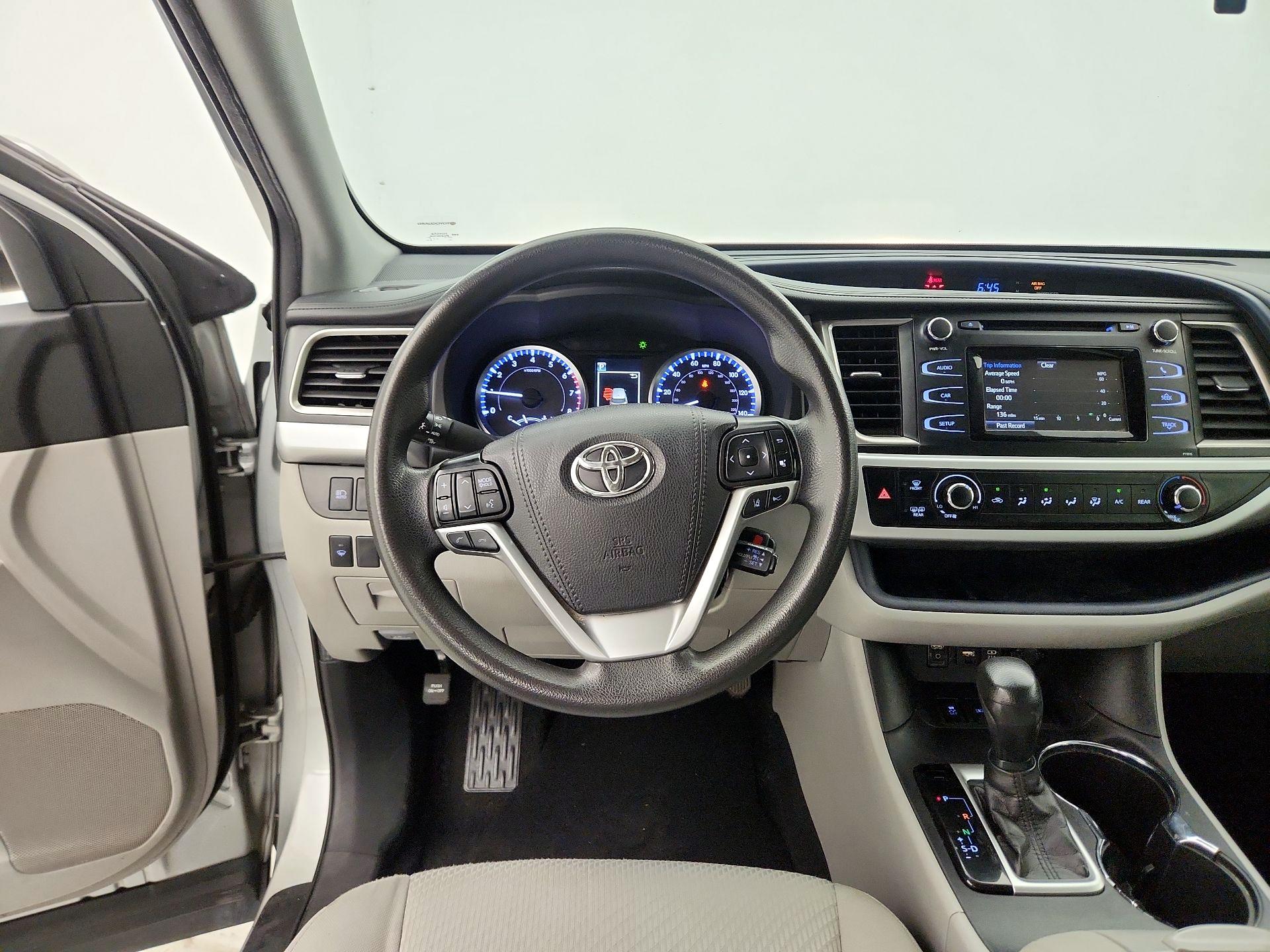 Thumbnail: 2019 Toyota Highlander - 10