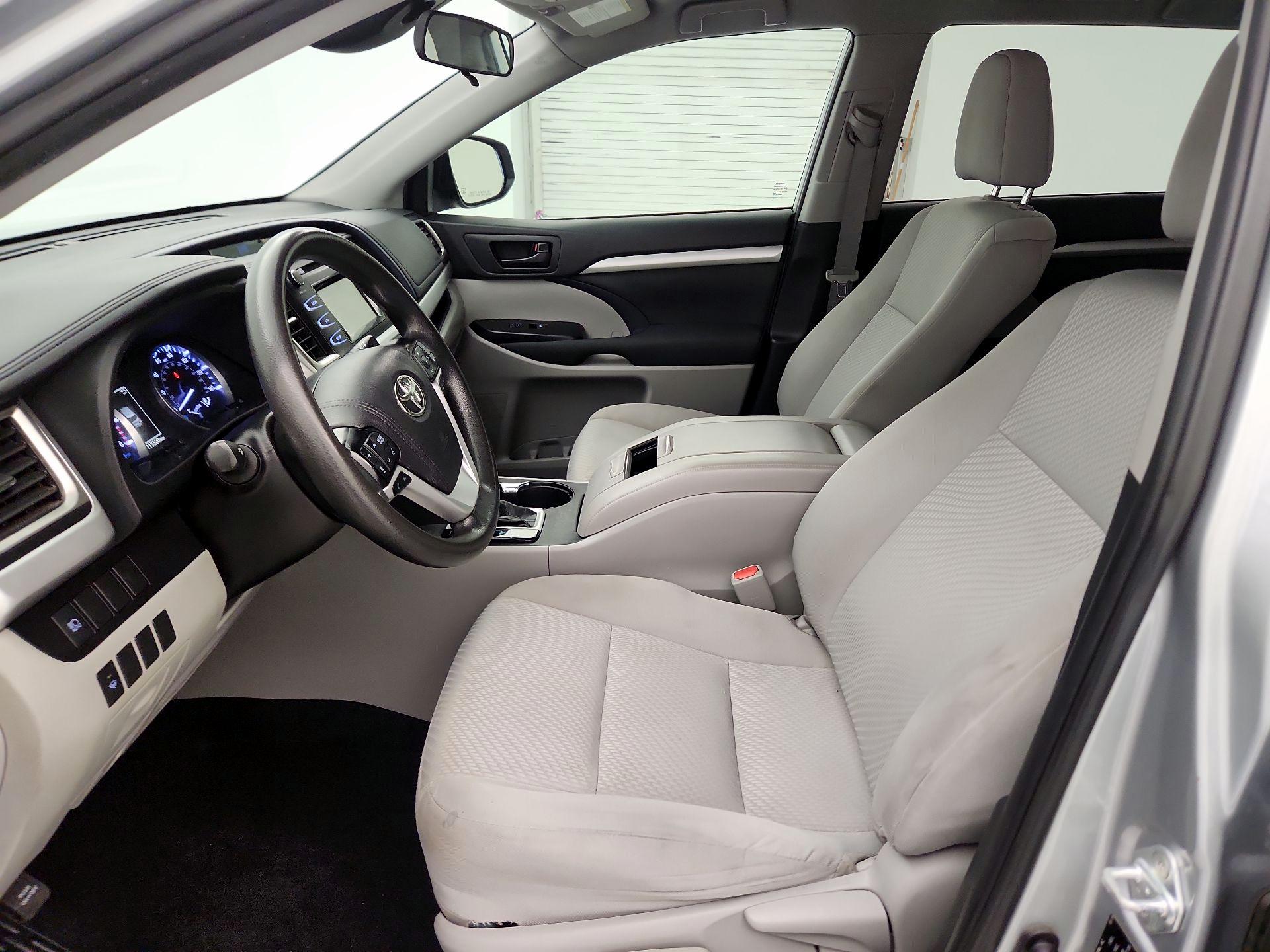 Thumbnail: 2019 Toyota Highlander - 11