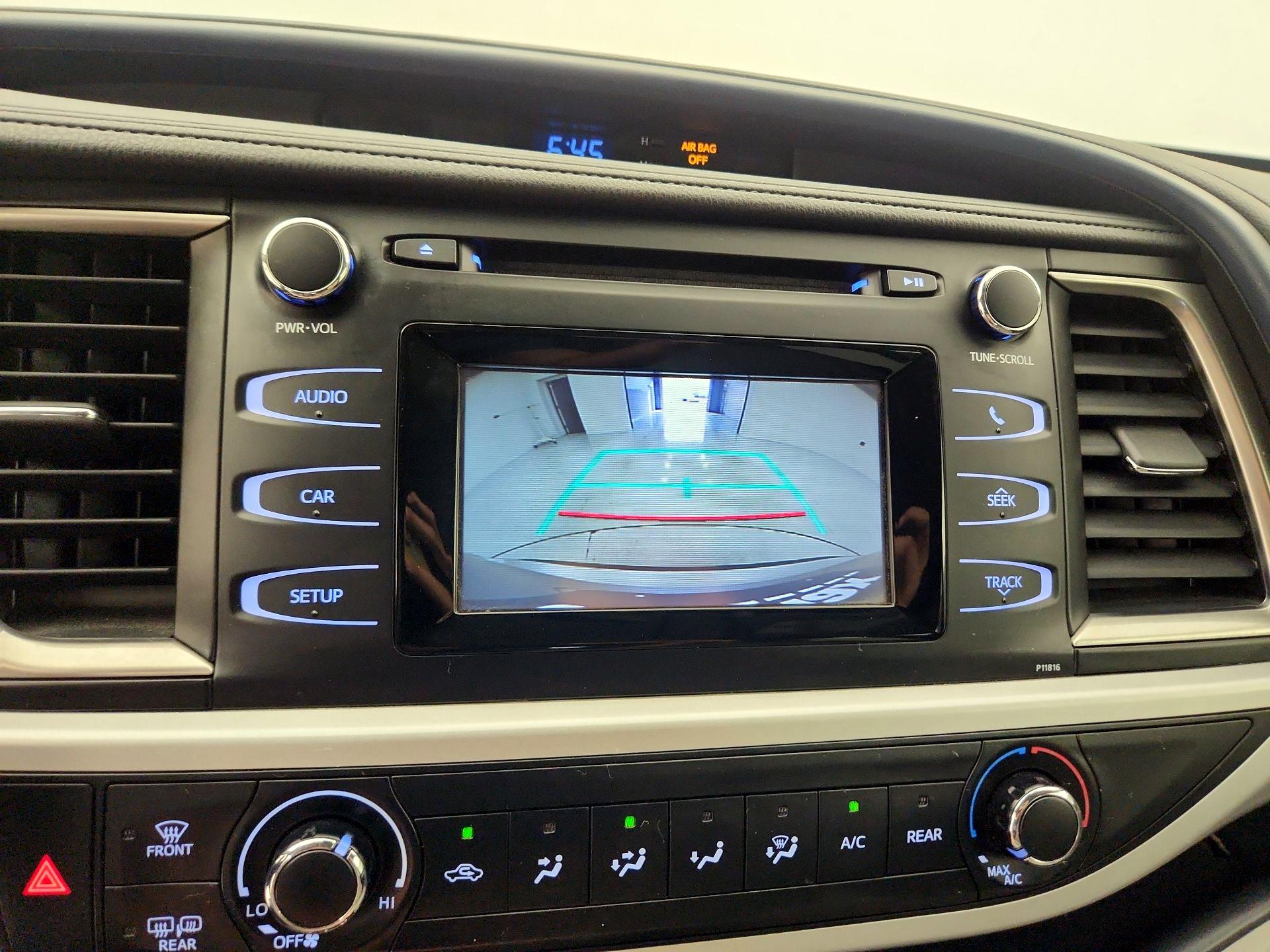 Thumbnail: 2019 Toyota Highlander - 14