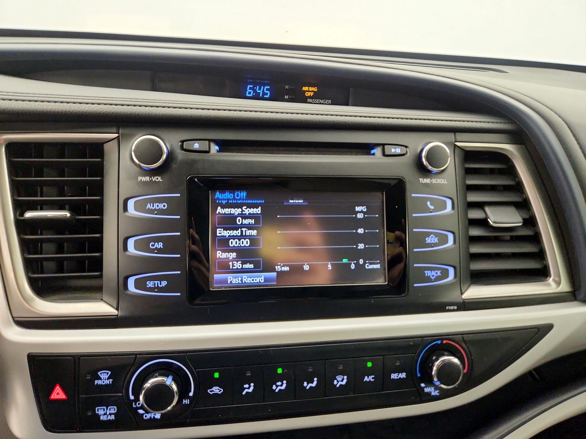 Thumbnail: 2019 Toyota Highlander - 15