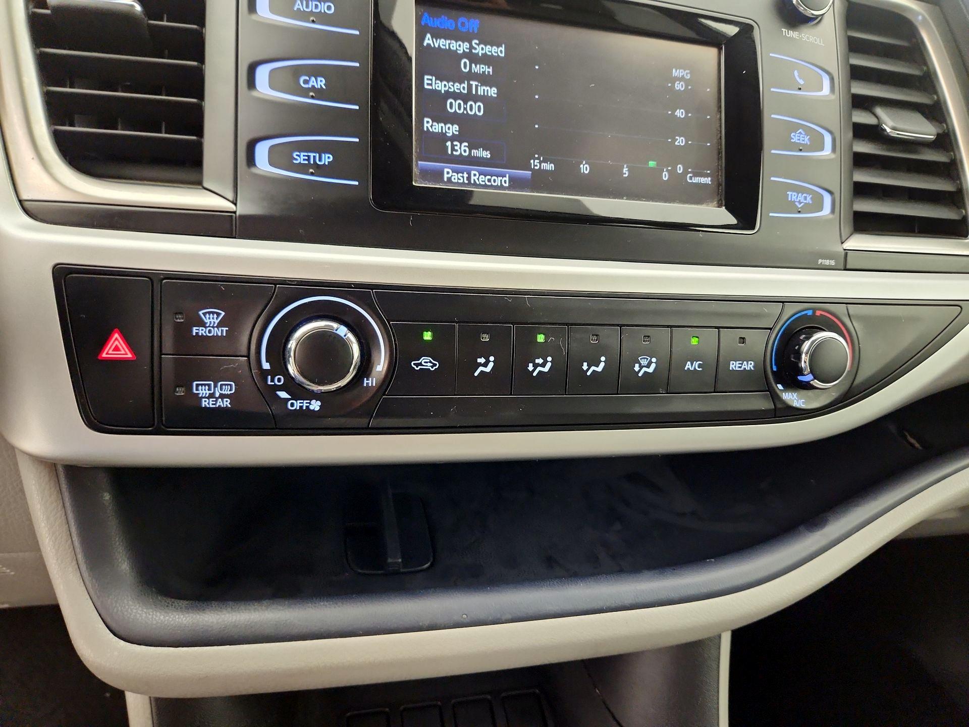 Thumbnail: 2019 Toyota Highlander - 16