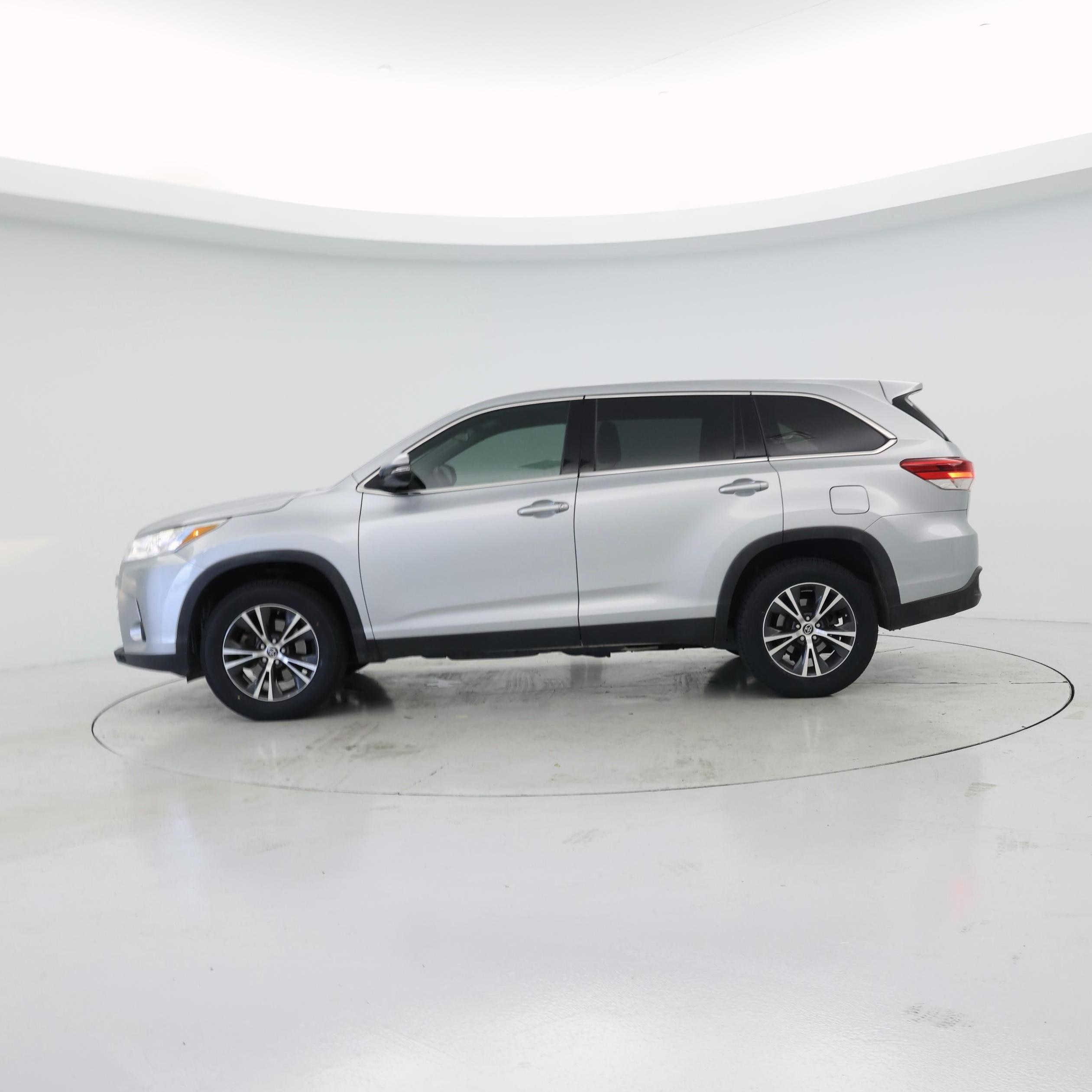 Thumbnail: 2019 Toyota Highlander - 3