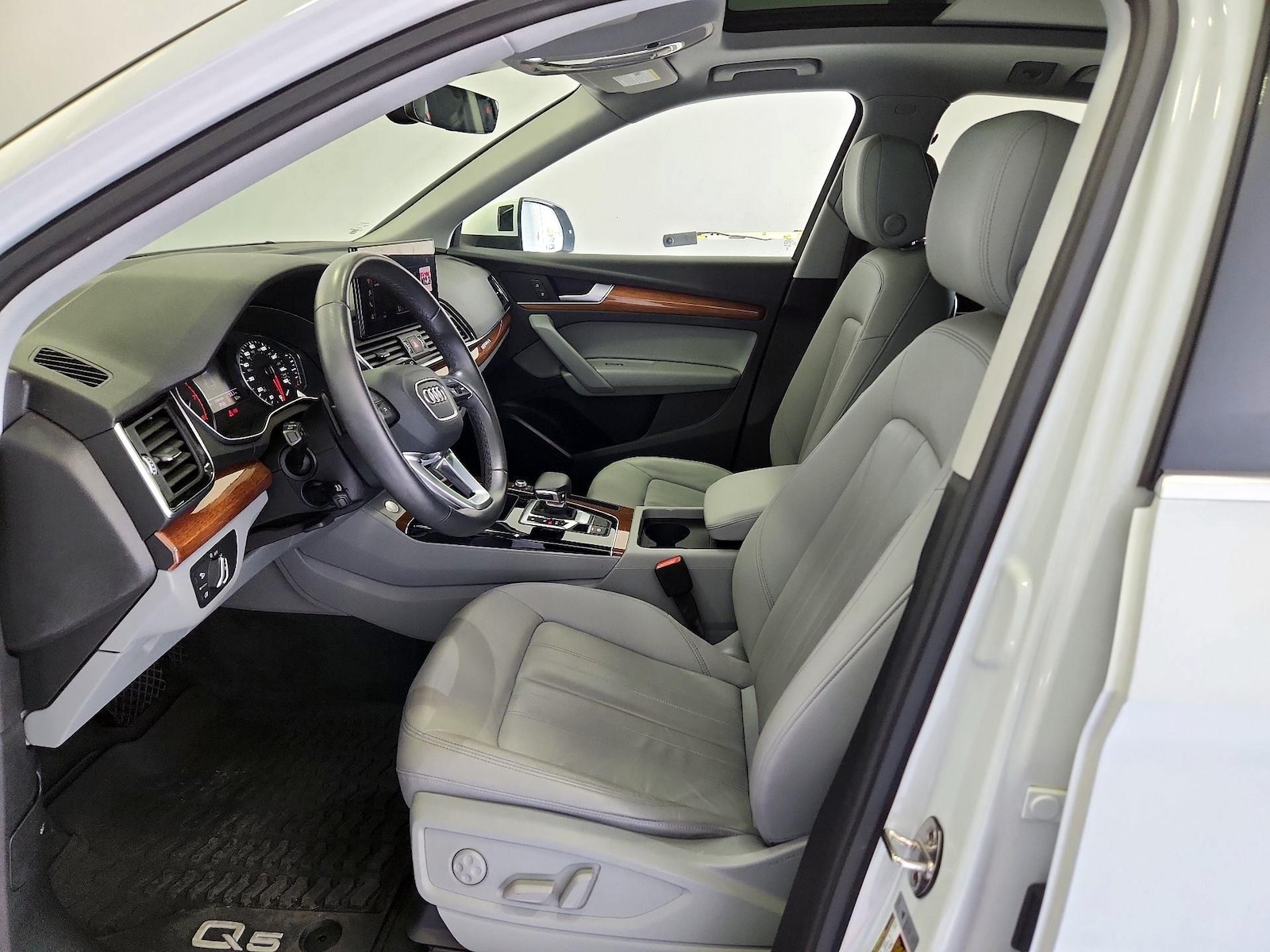 2023 Audi Q5 Premium - Photo 12