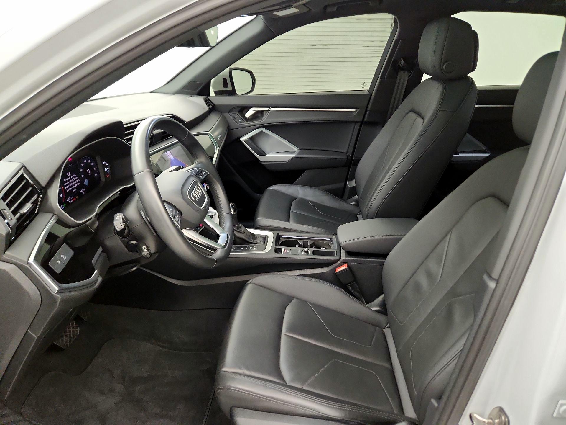 Thumbnail: 2024 Audi Q3 - 11