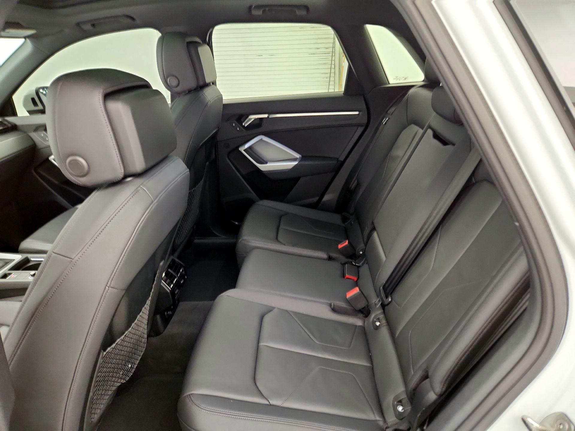 Thumbnail: 2024 Audi Q3 - 19