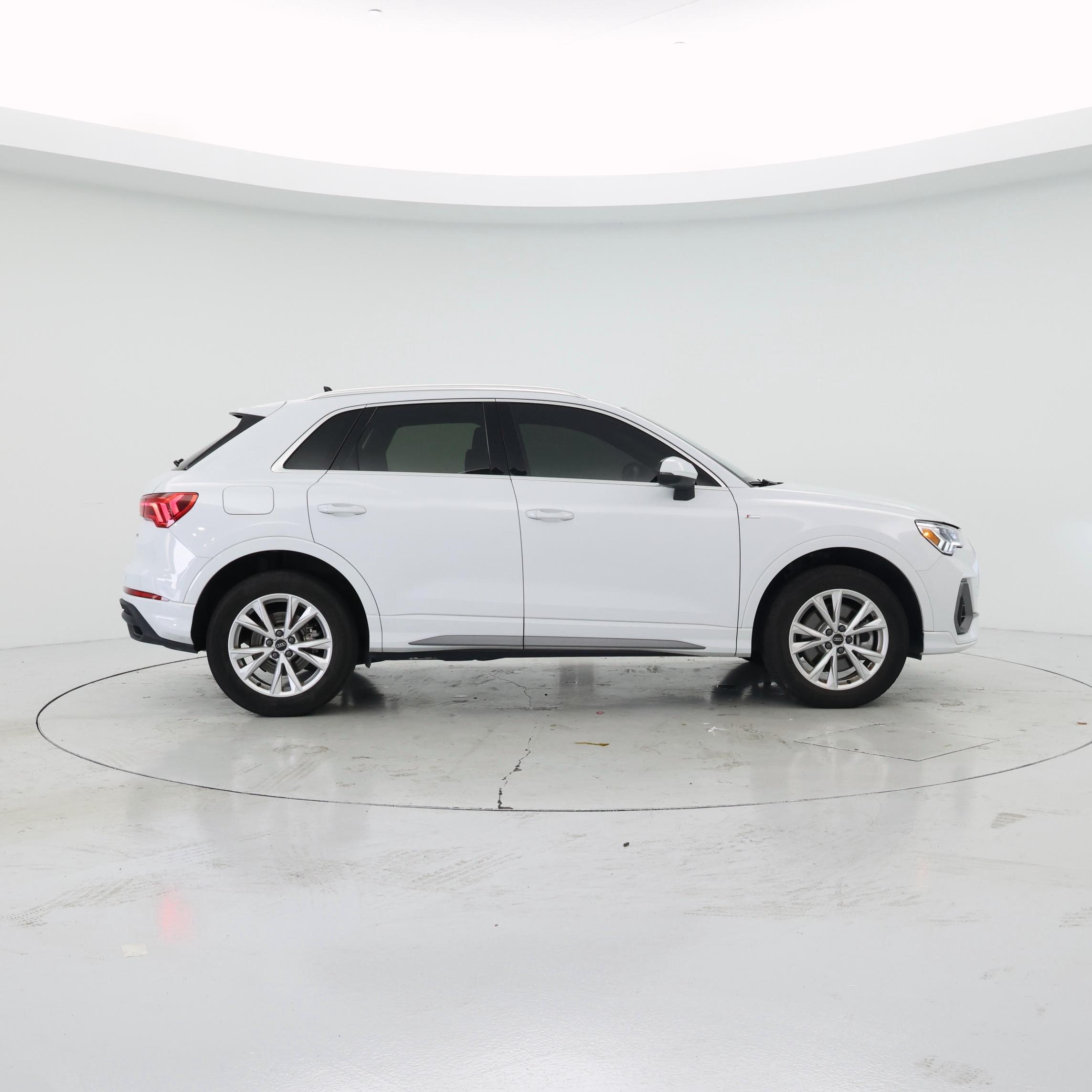 Thumbnail: 2024 Audi Q3 - 7
