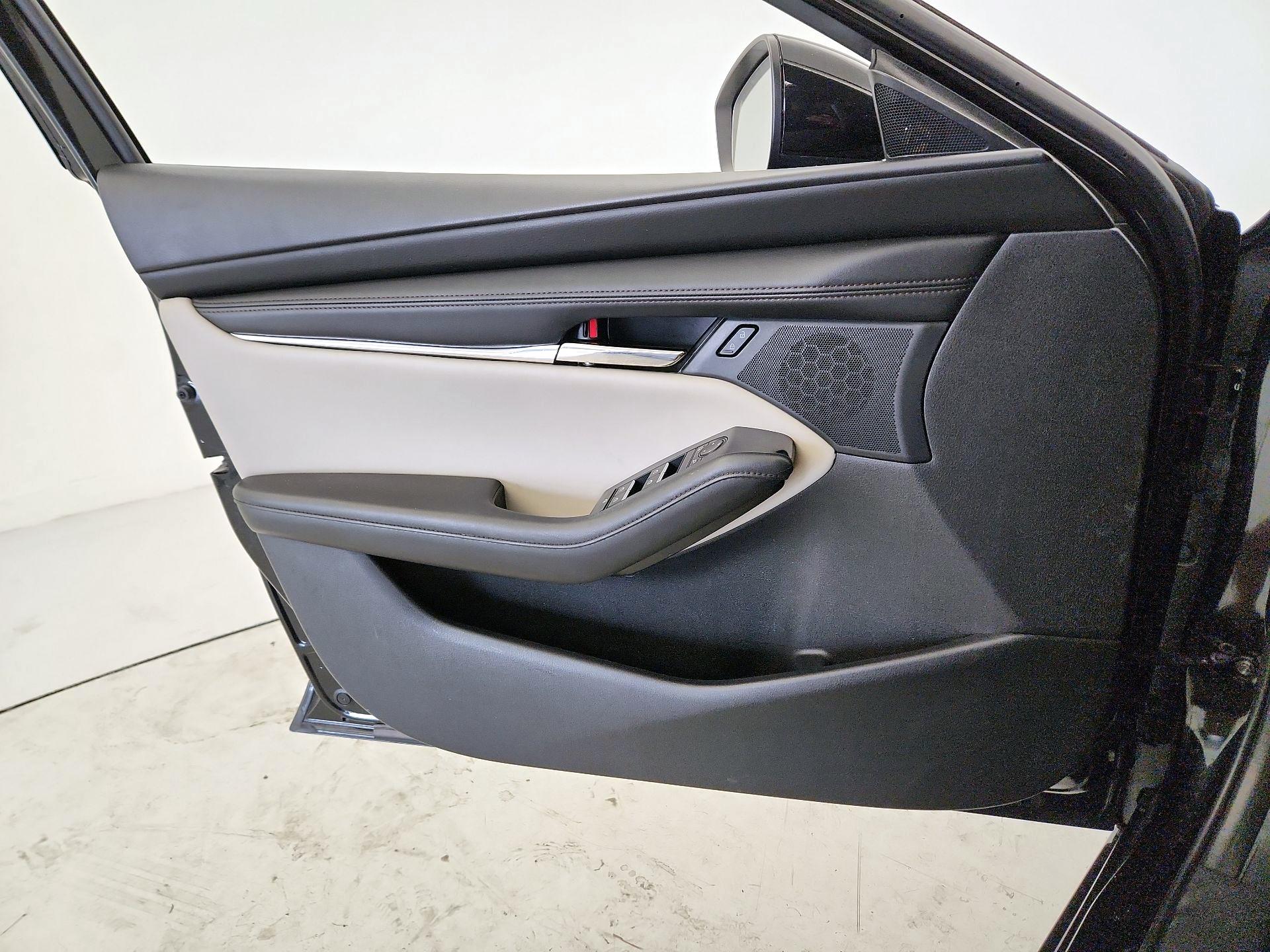 Thumbnail: 2021 Mazda Mazda3 - 12