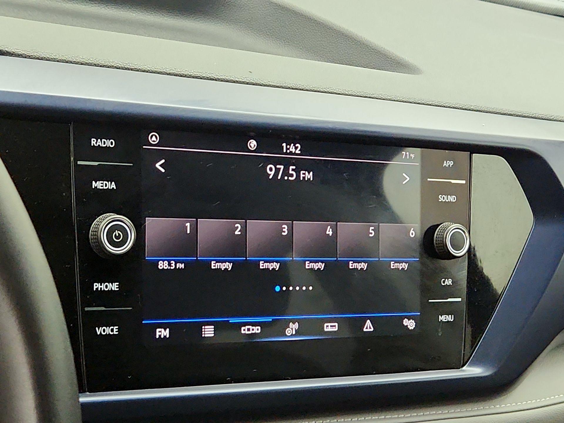 Thumbnail: 2024 Volkswagen Taos - 15