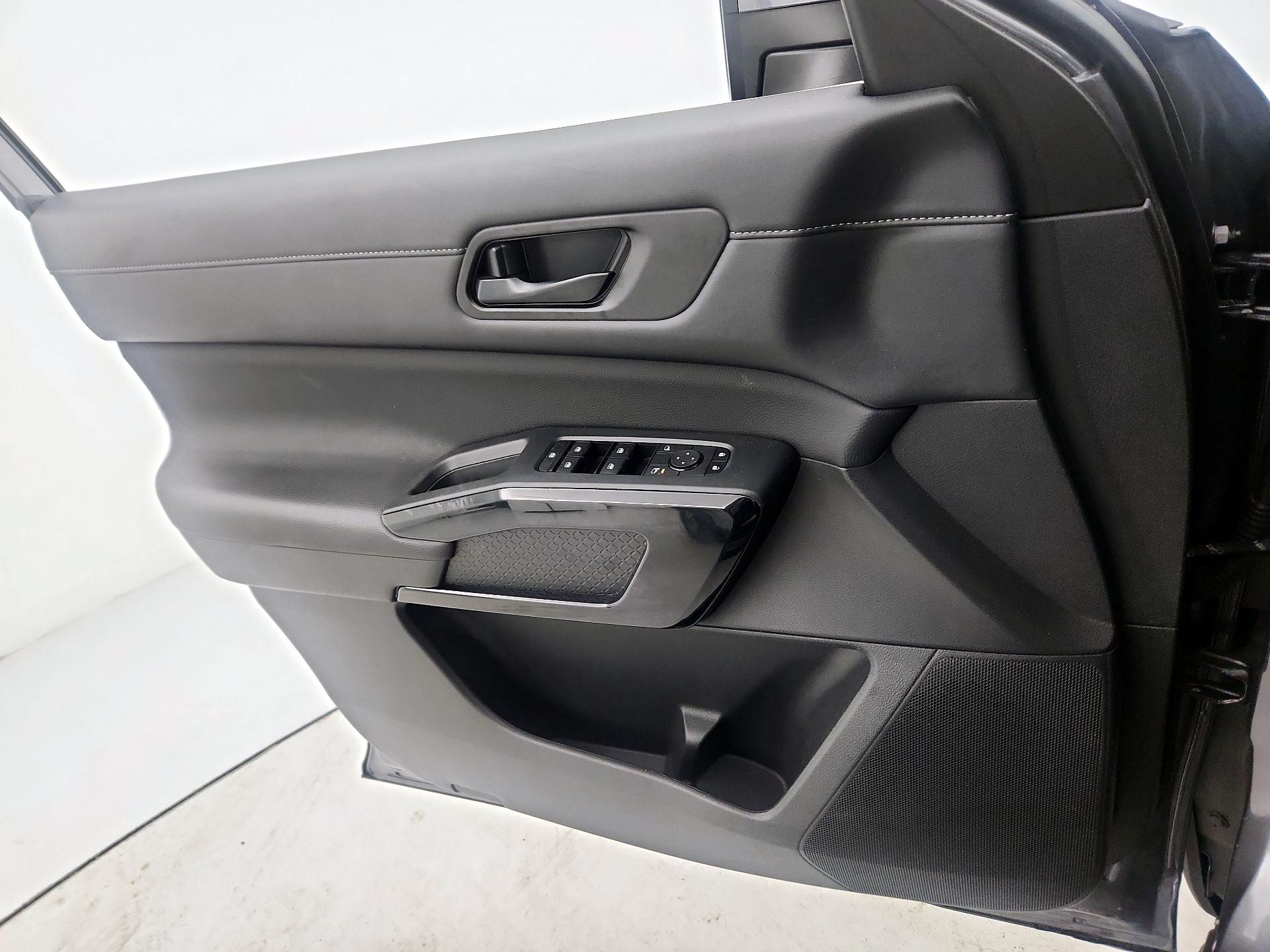 Thumbnail: 2025 Nissan Pathfinder - 12