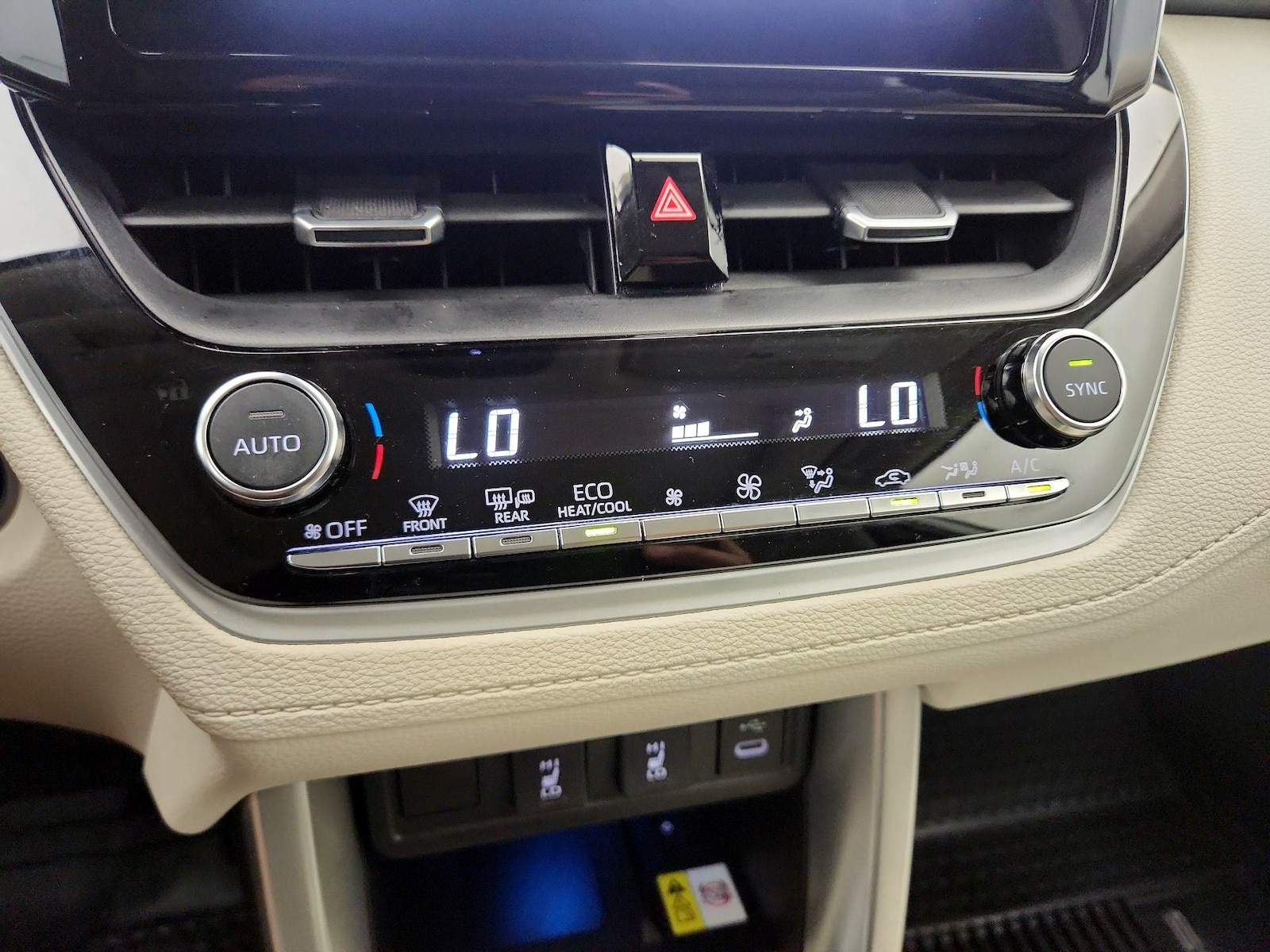 2023 Toyota Corolla Cross XLE - Photo 17