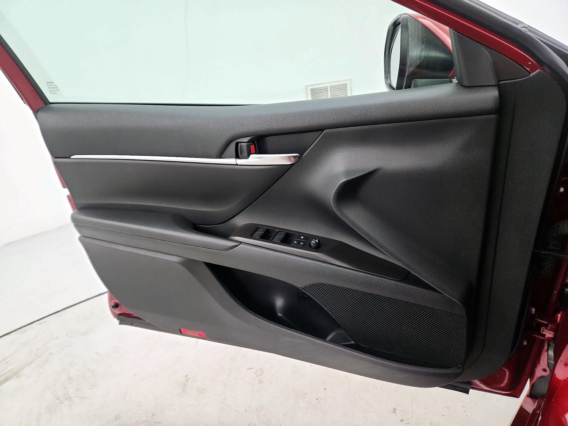 Thumbnail: 2021 Toyota Camry - 12
