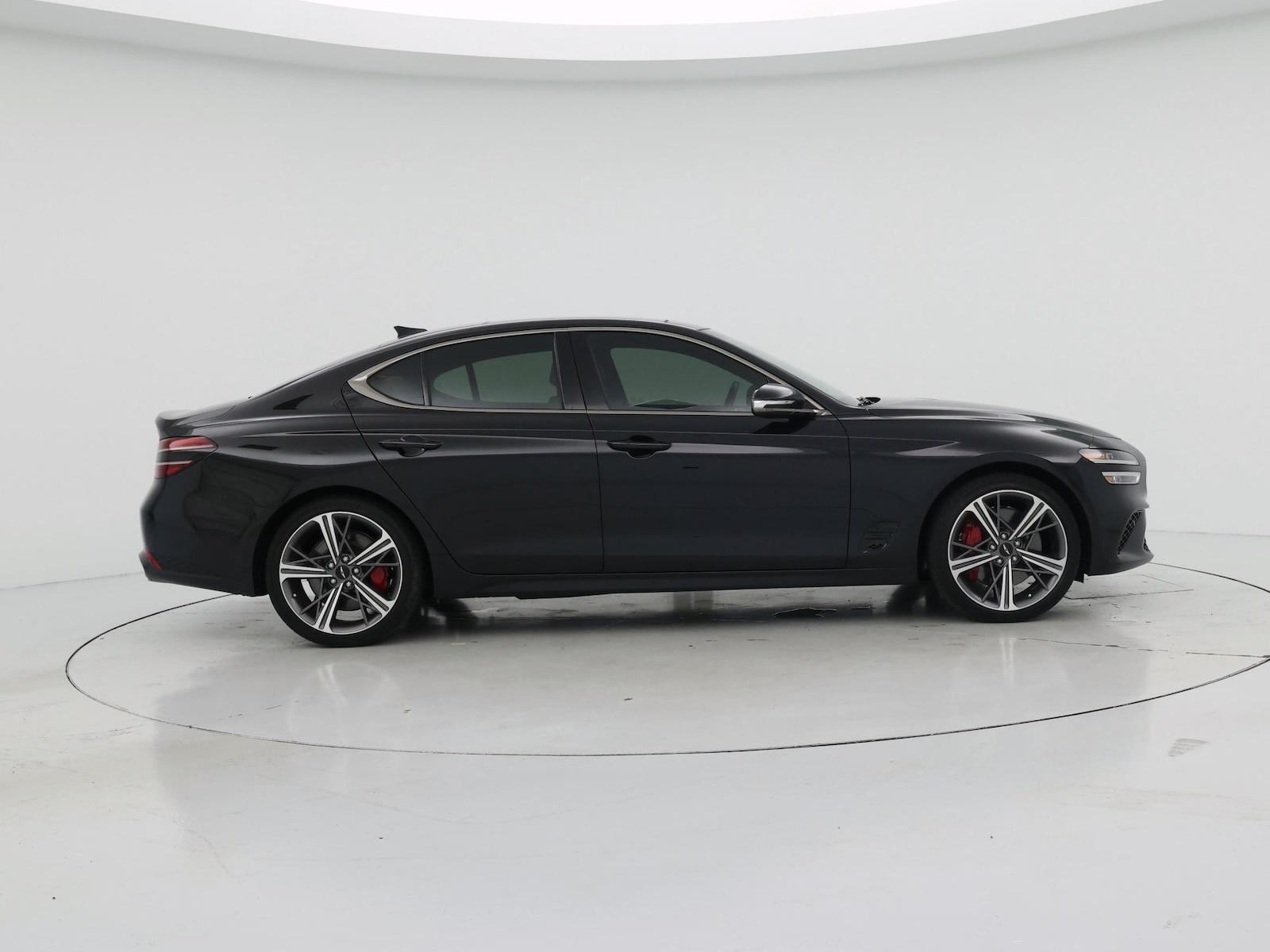 2024 GENESIS G70 Standard - Photo 8
