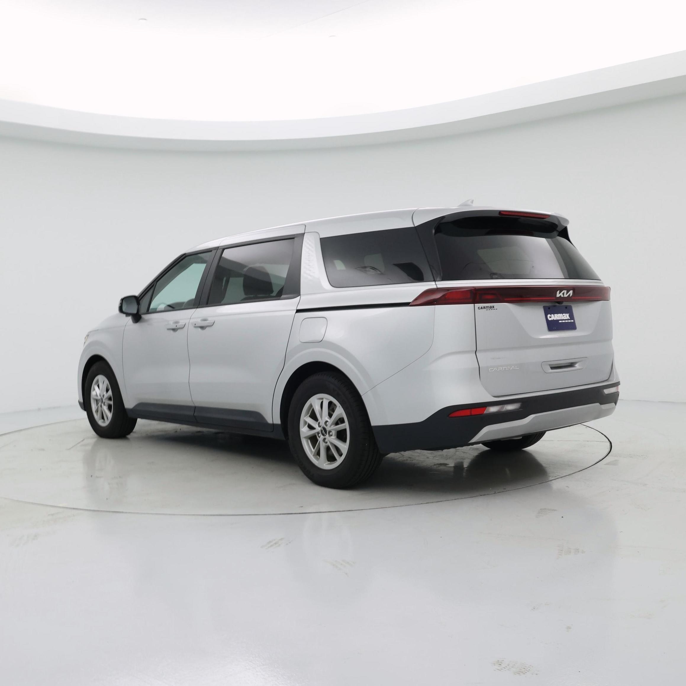 Thumbnail: 2023 Kia Carnival - 2