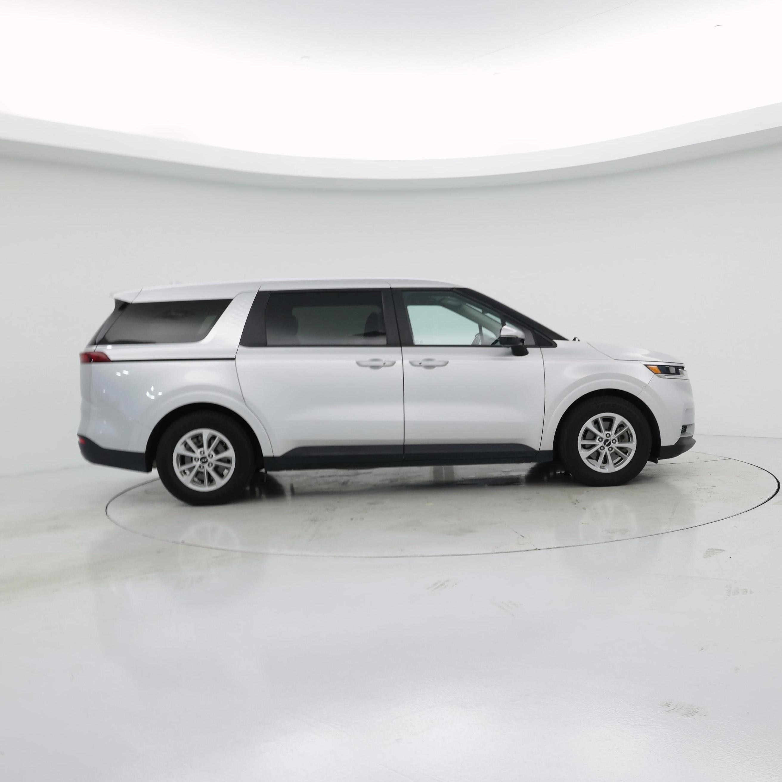 Thumbnail: 2023 Kia Carnival - 7