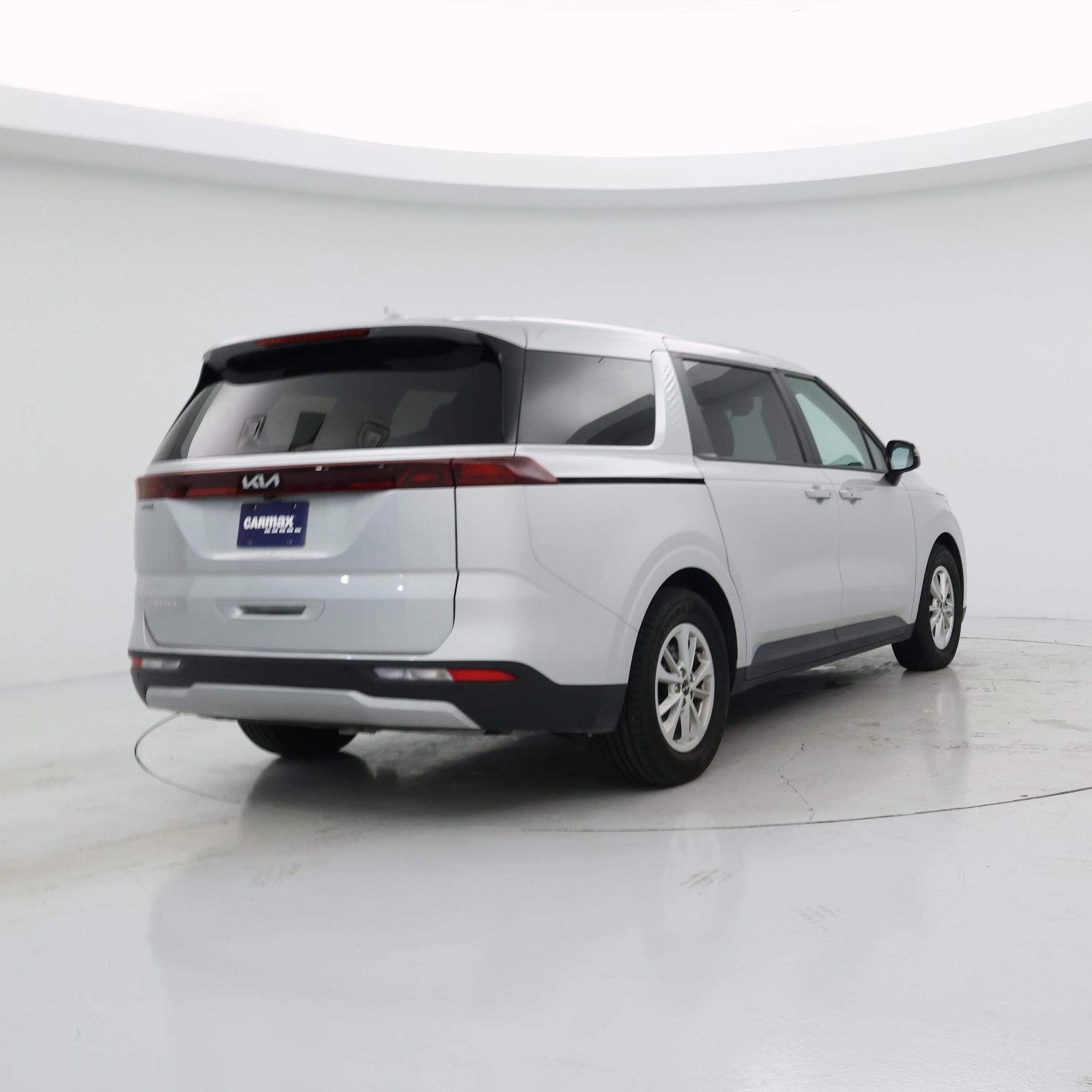 Thumbnail: 2023 Kia Carnival - 8