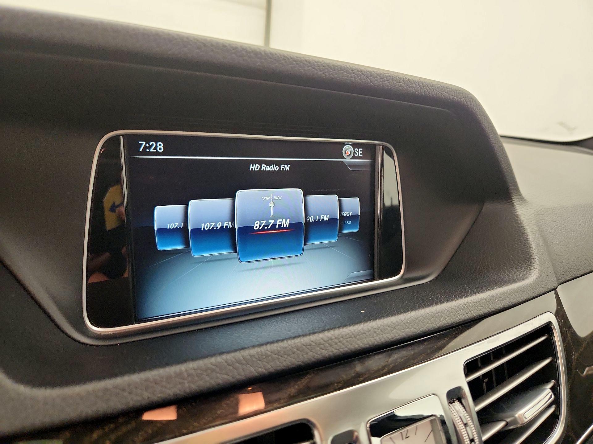 Thumbnail: 2016 Mercedes-Benz E-Class - 16