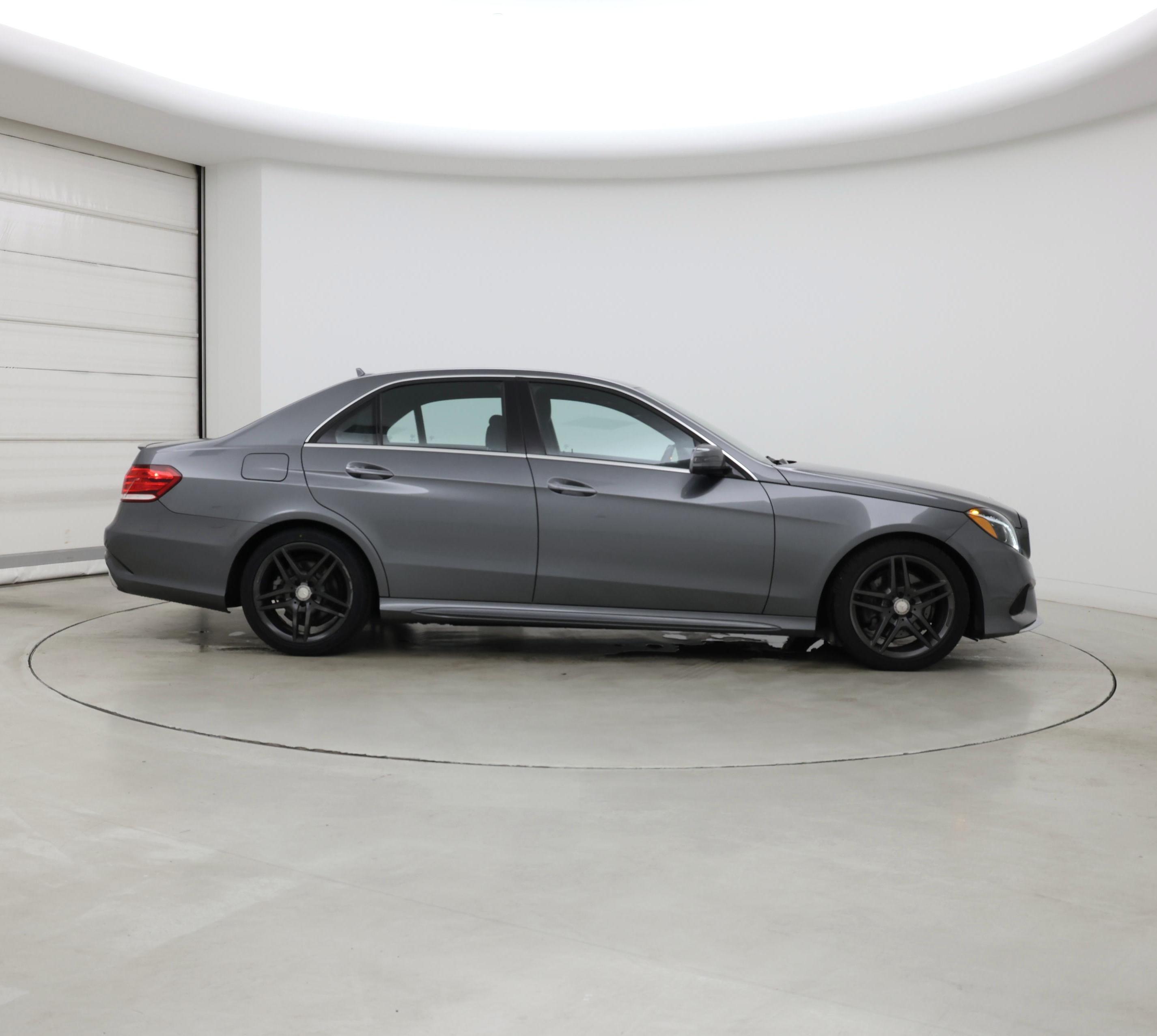 Thumbnail: 2016 Mercedes-Benz E-Class - 7