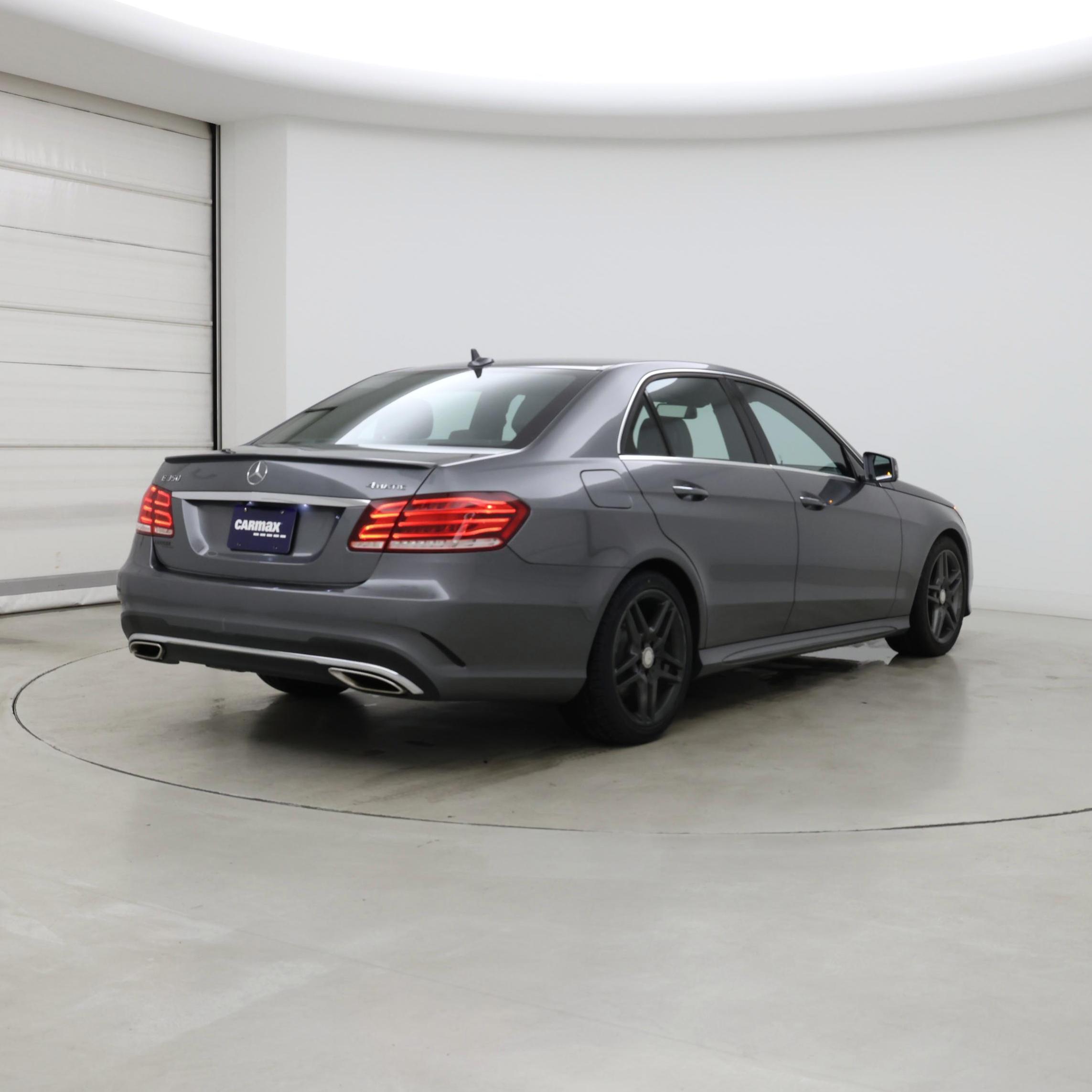 Thumbnail: 2016 Mercedes-Benz E-Class - 8
