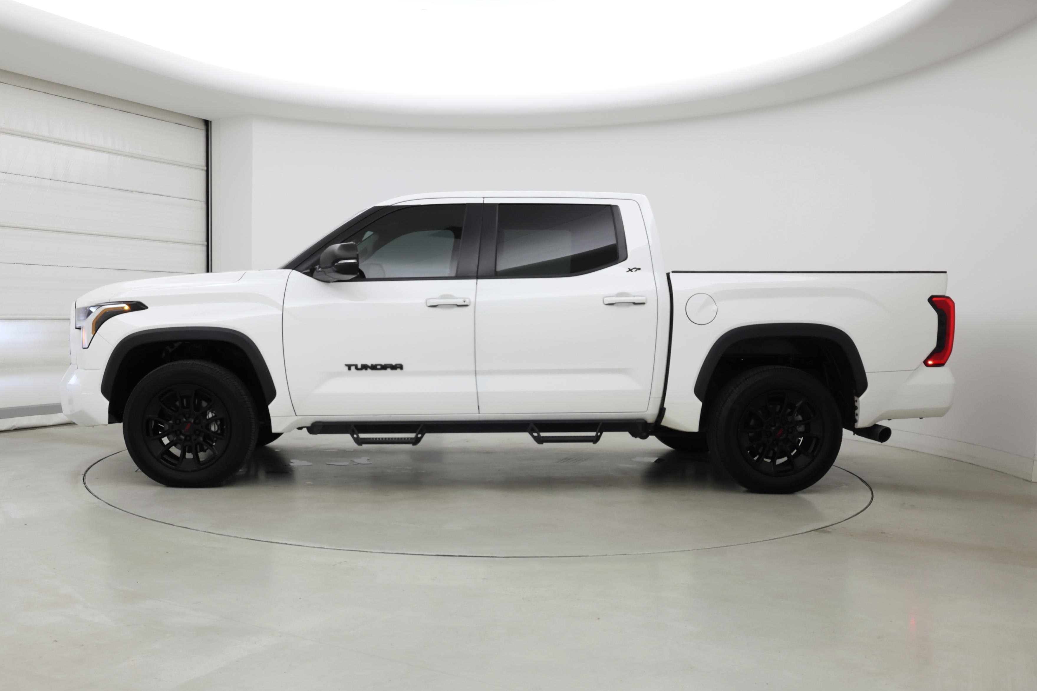 Thumbnail: 2024 Toyota Tundra - 3