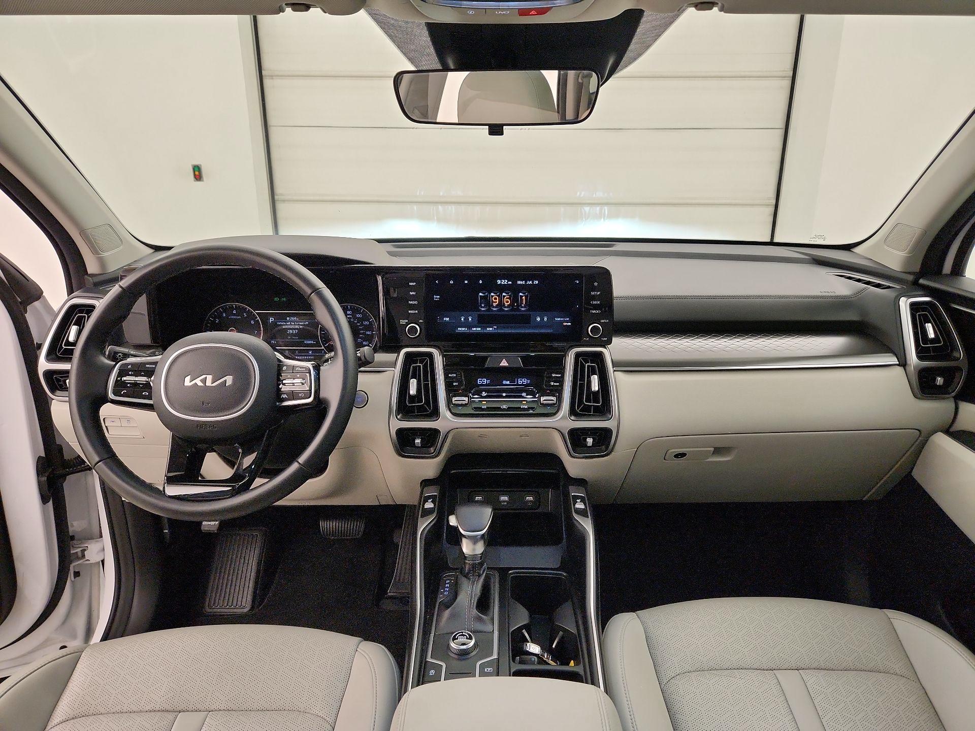 Thumbnail: 2022 Kia Sorento - 9