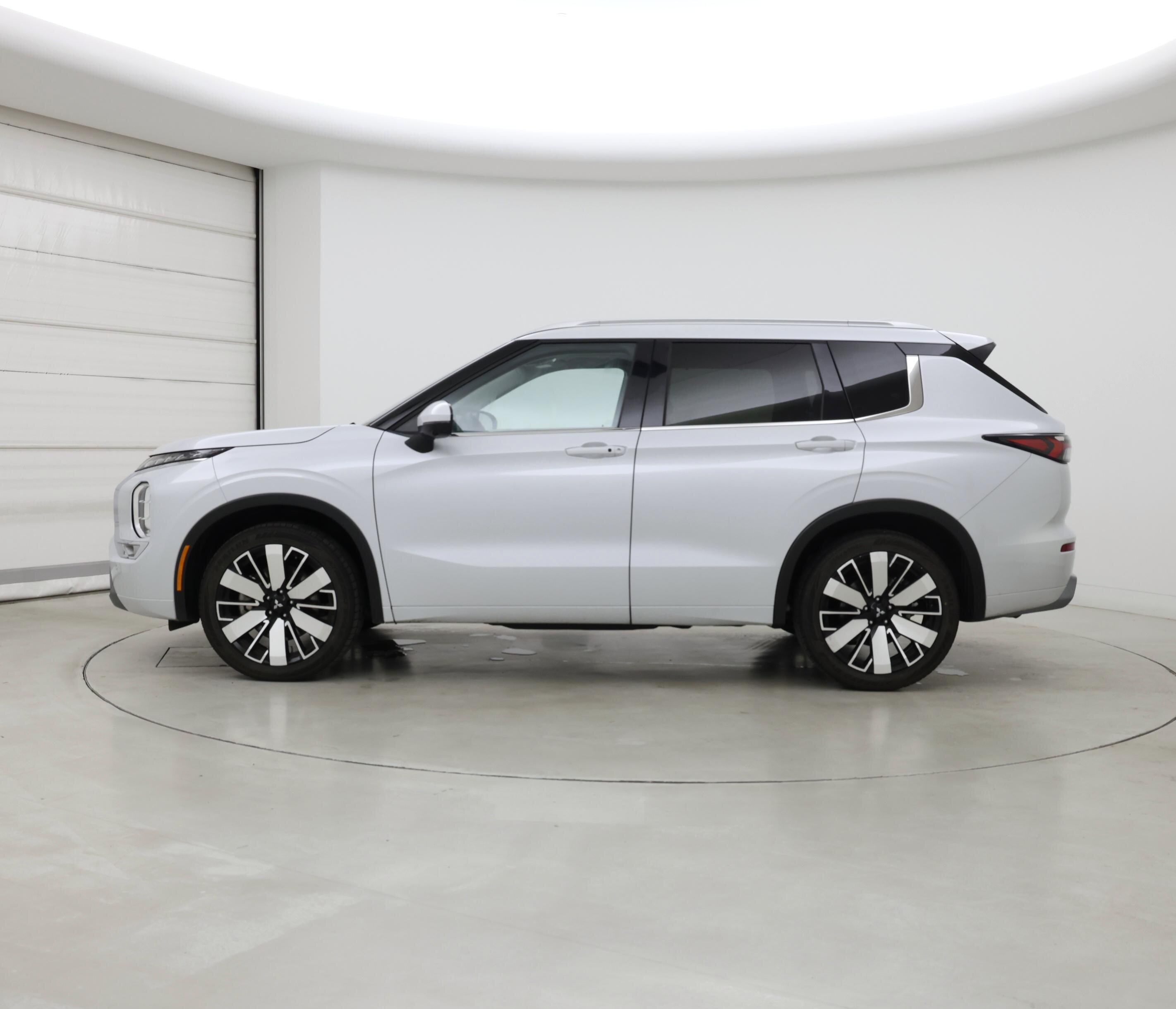 Thumbnail: 2025 Mitsubishi Outlander - 3