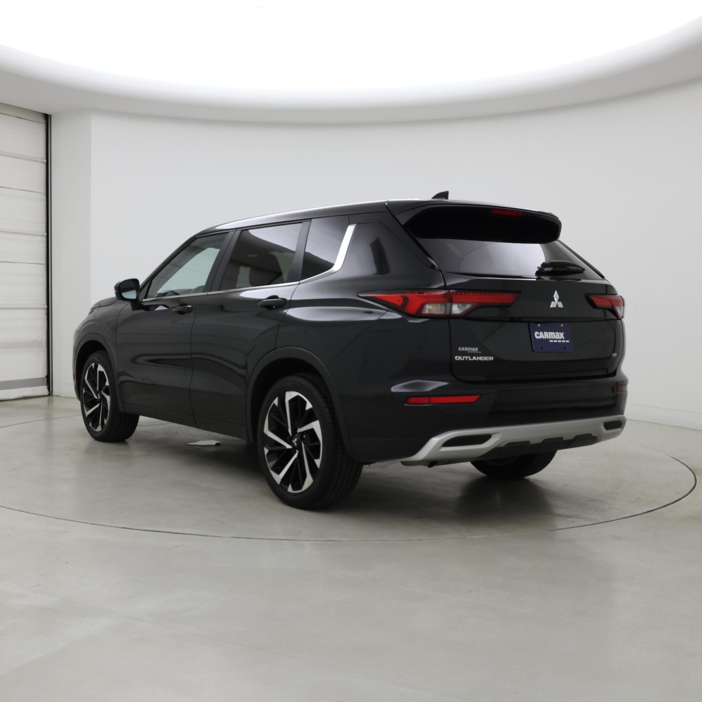 Thumbnail: 2024 Mitsubishi Outlander - 2