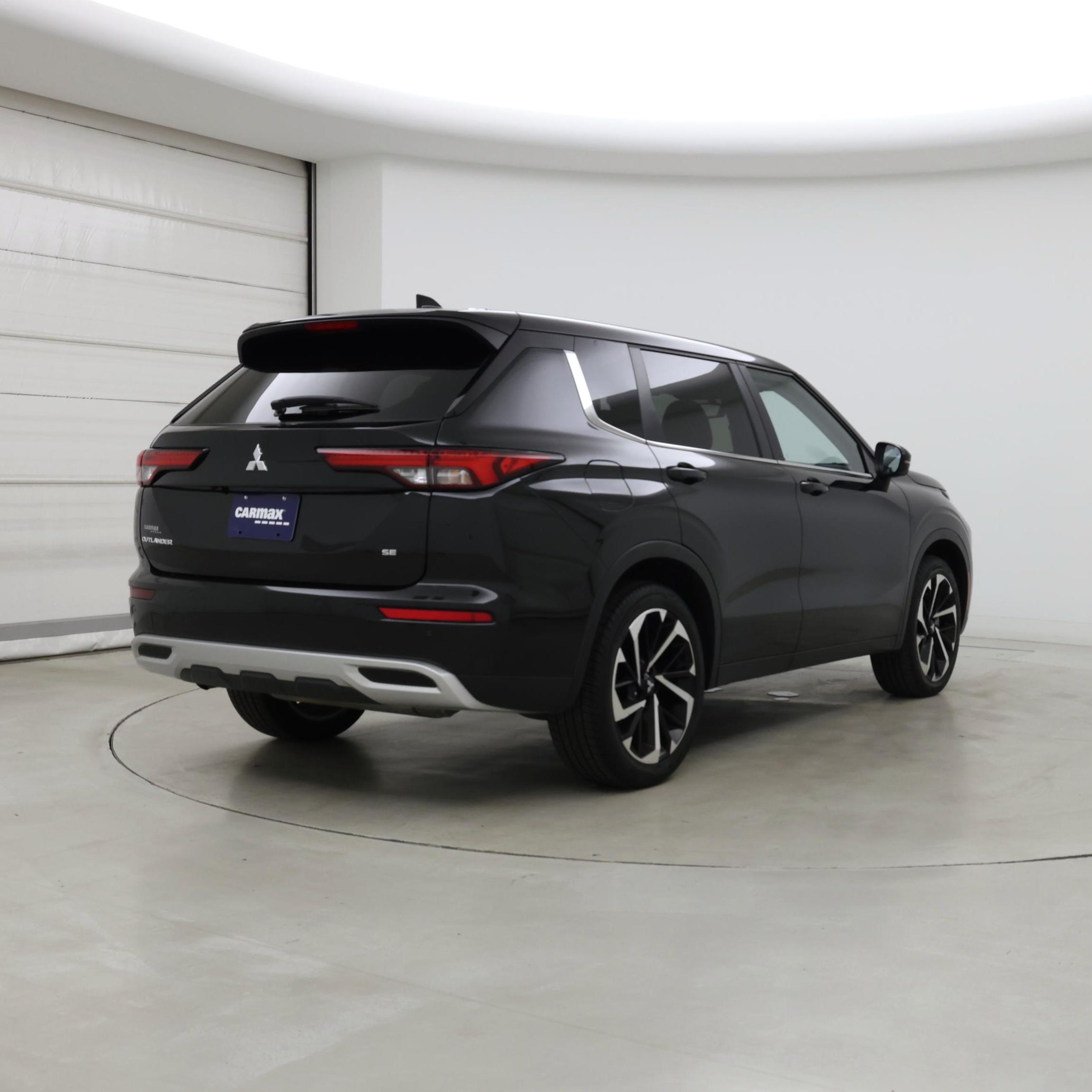 Thumbnail: 2024 Mitsubishi Outlander - 8