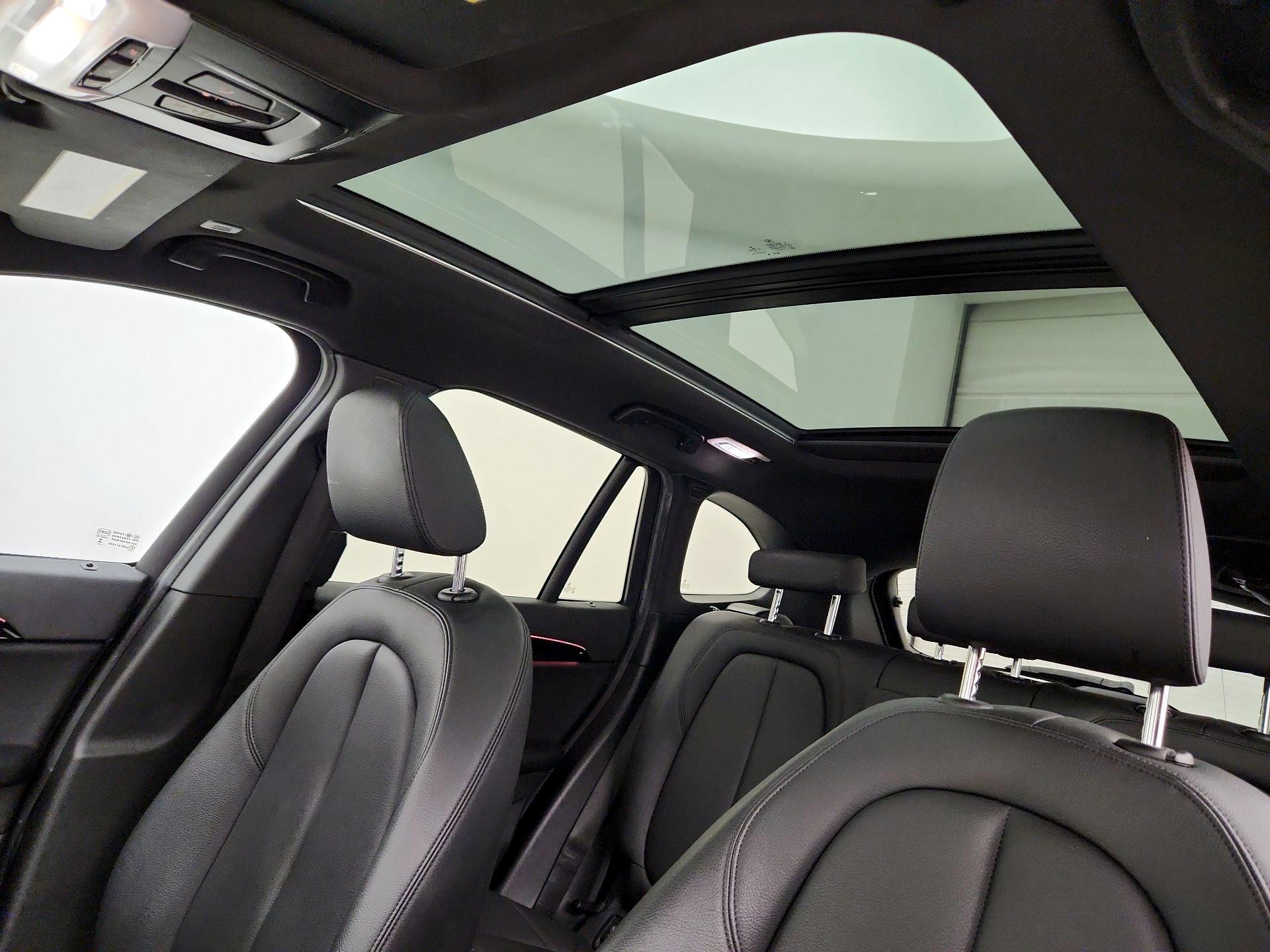 Thumbnail: 2022 BMW X1 - 20