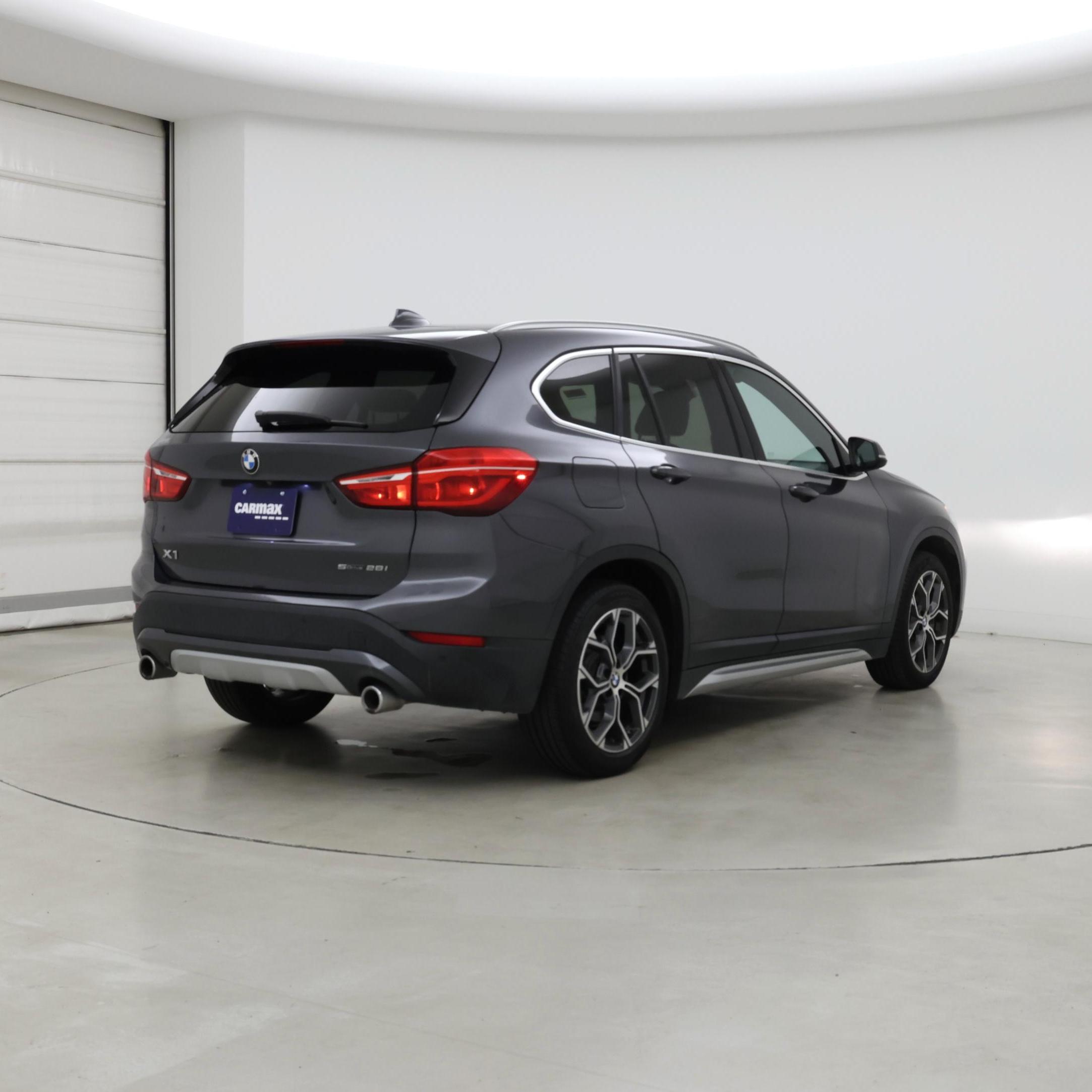 Thumbnail: 2022 BMW X1 - 8