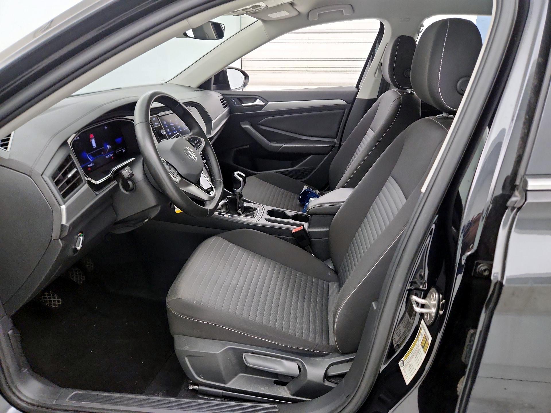 Thumbnail: 2024 Volkswagen Jetta - 11