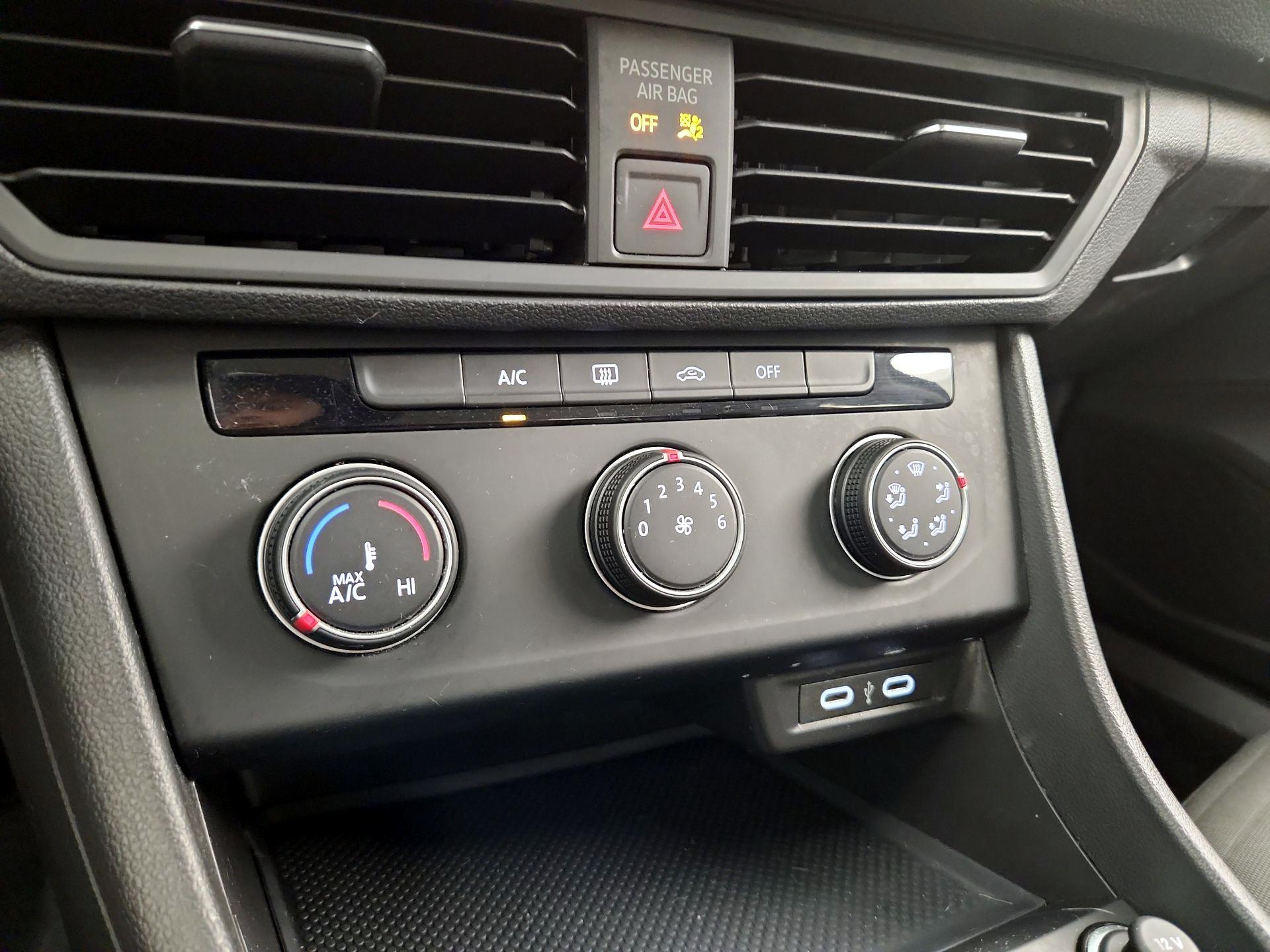 Thumbnail: 2024 Volkswagen Jetta - 16