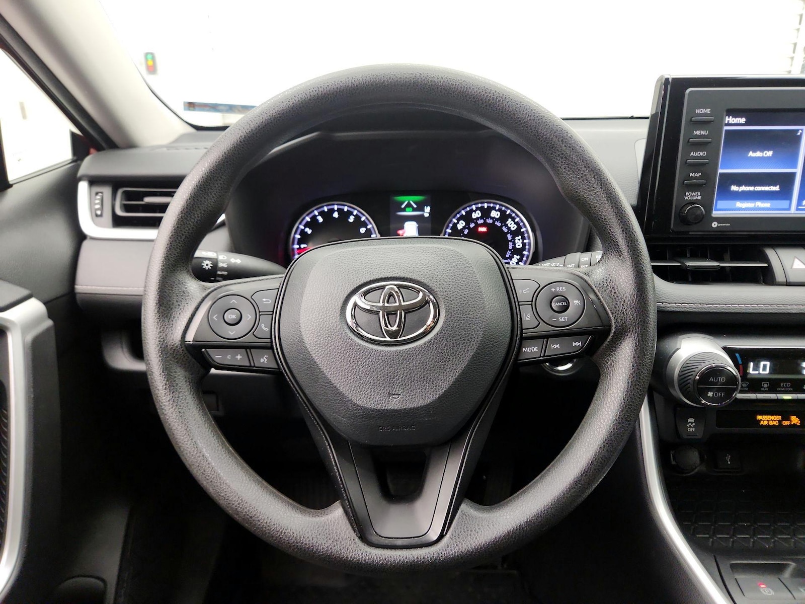 2022 Toyota RAV4 XLE - Photo 11