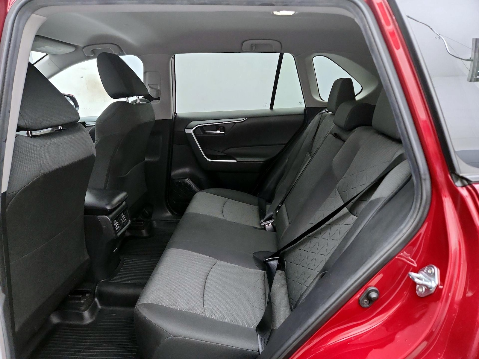 2022 Toyota RAV4 XLE - Photo 20