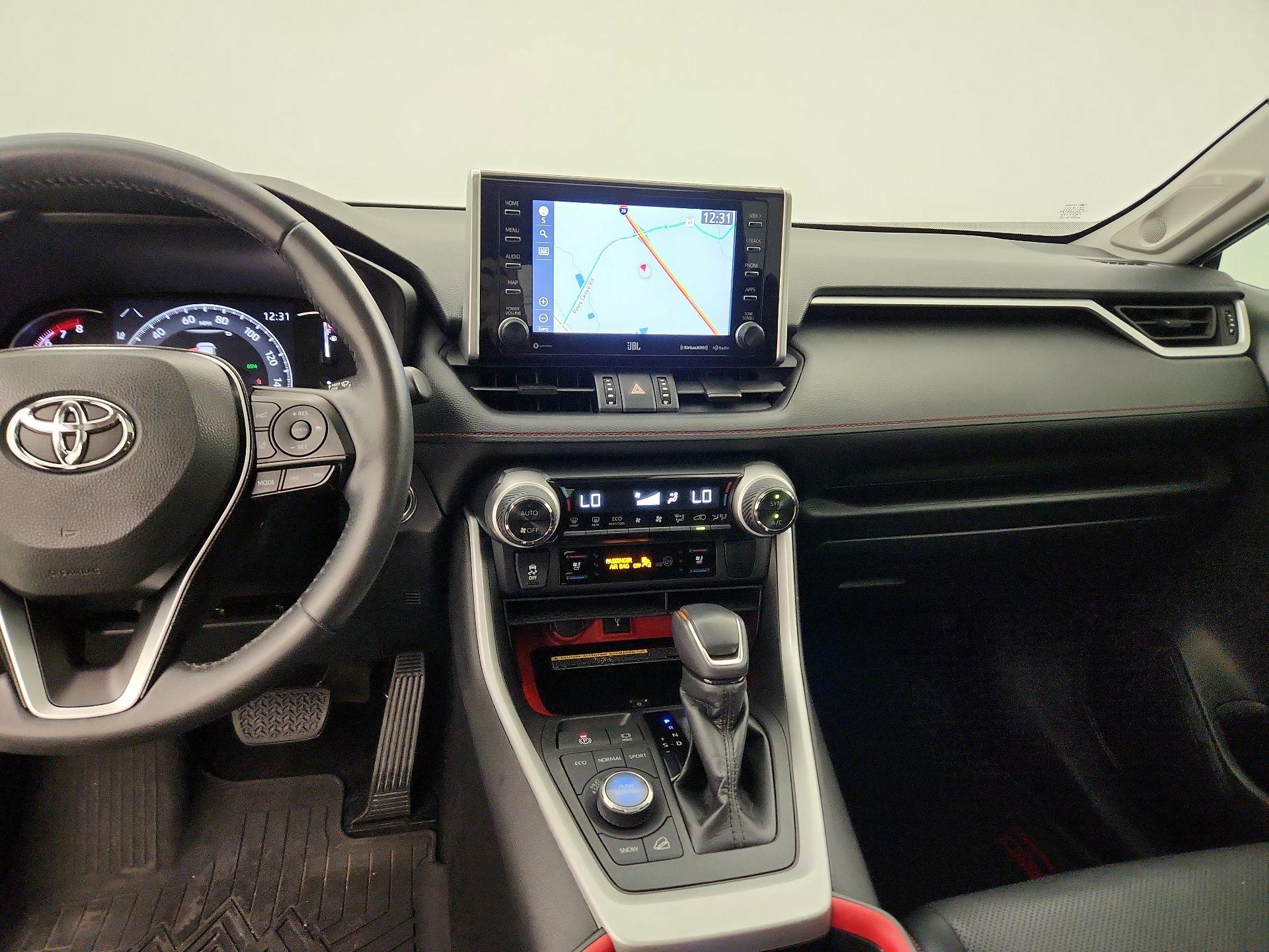 Thumbnail: 2020 Toyota RAV4 - 9