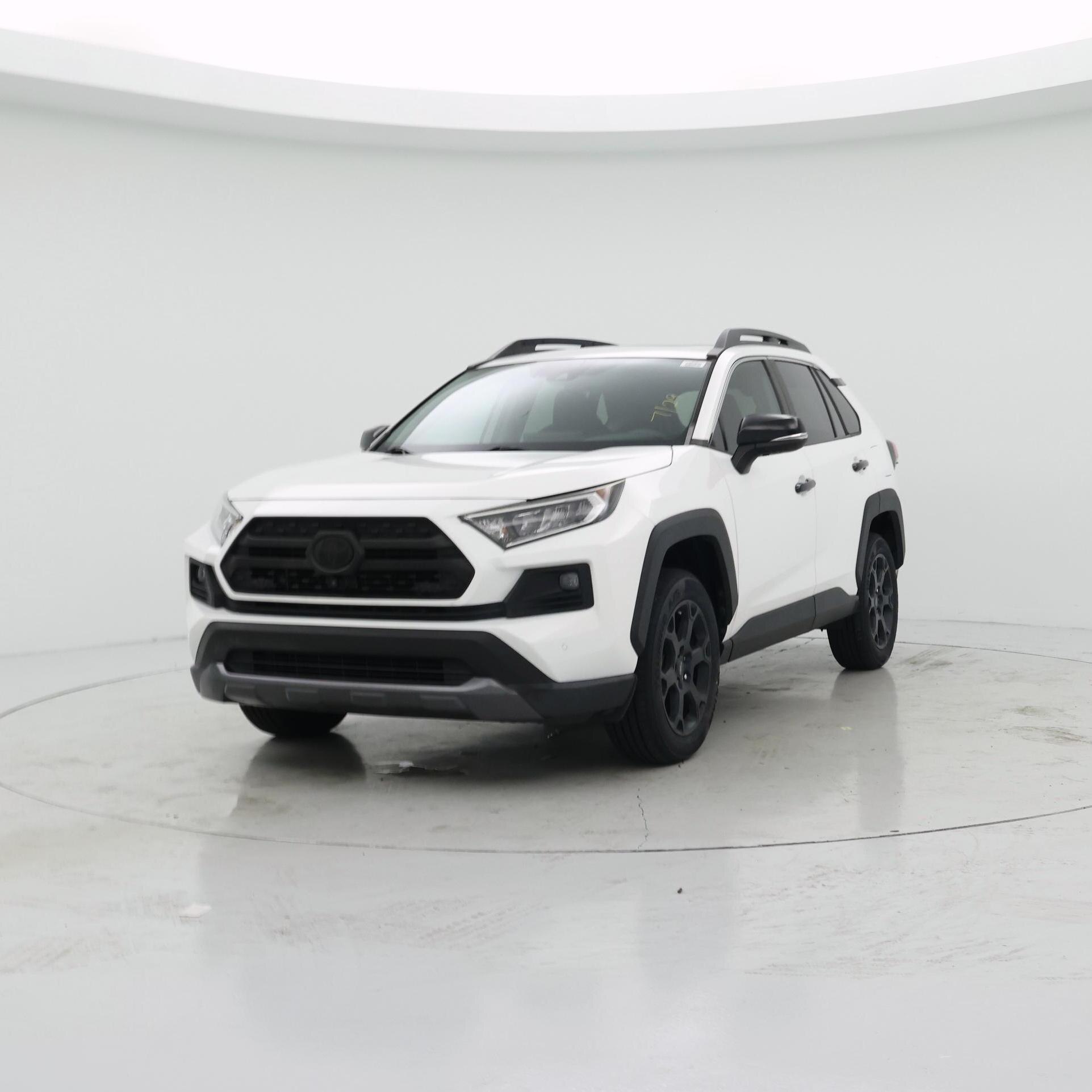 Thumbnail: 2020 Toyota RAV4 - 4