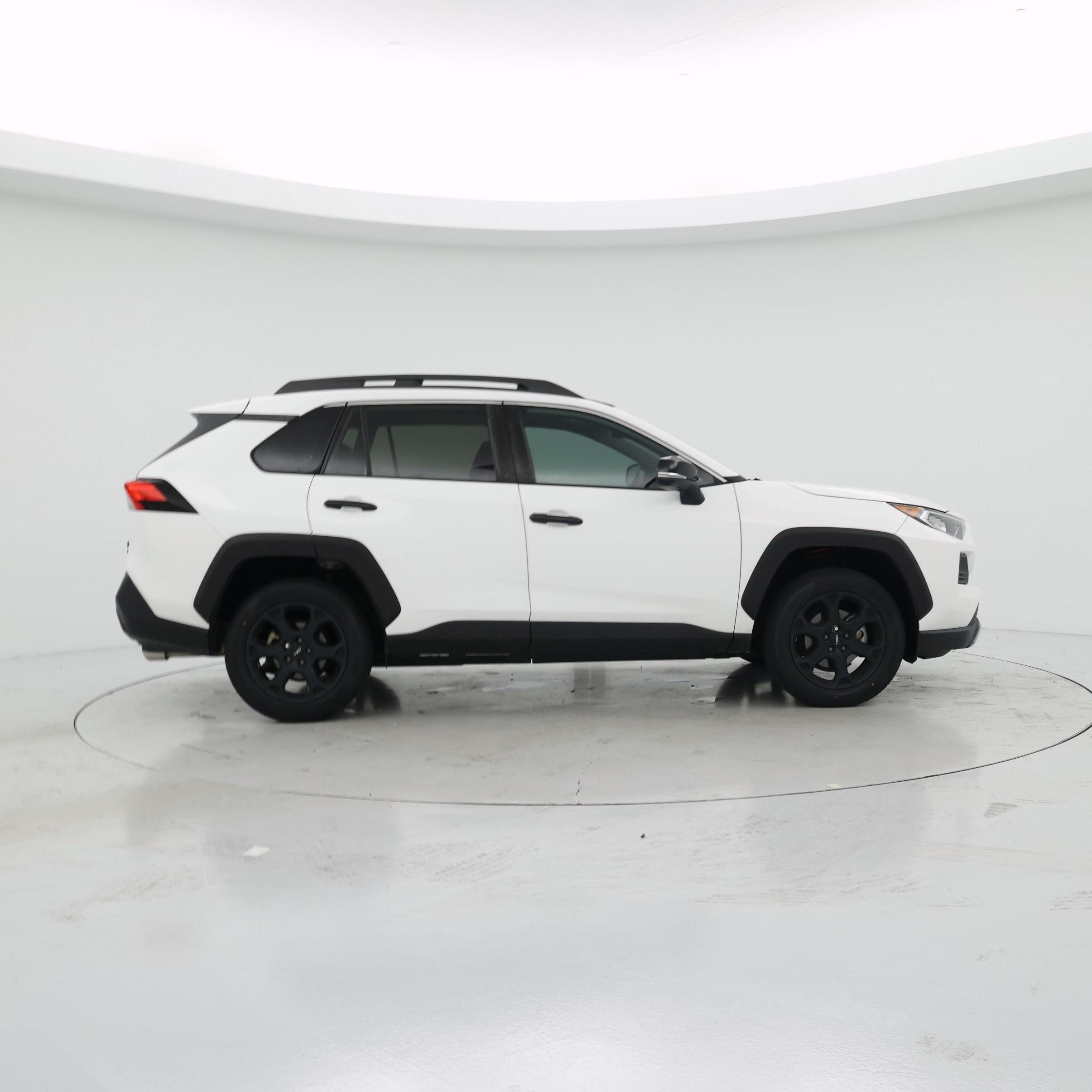 Thumbnail: 2020 Toyota RAV4 - 7