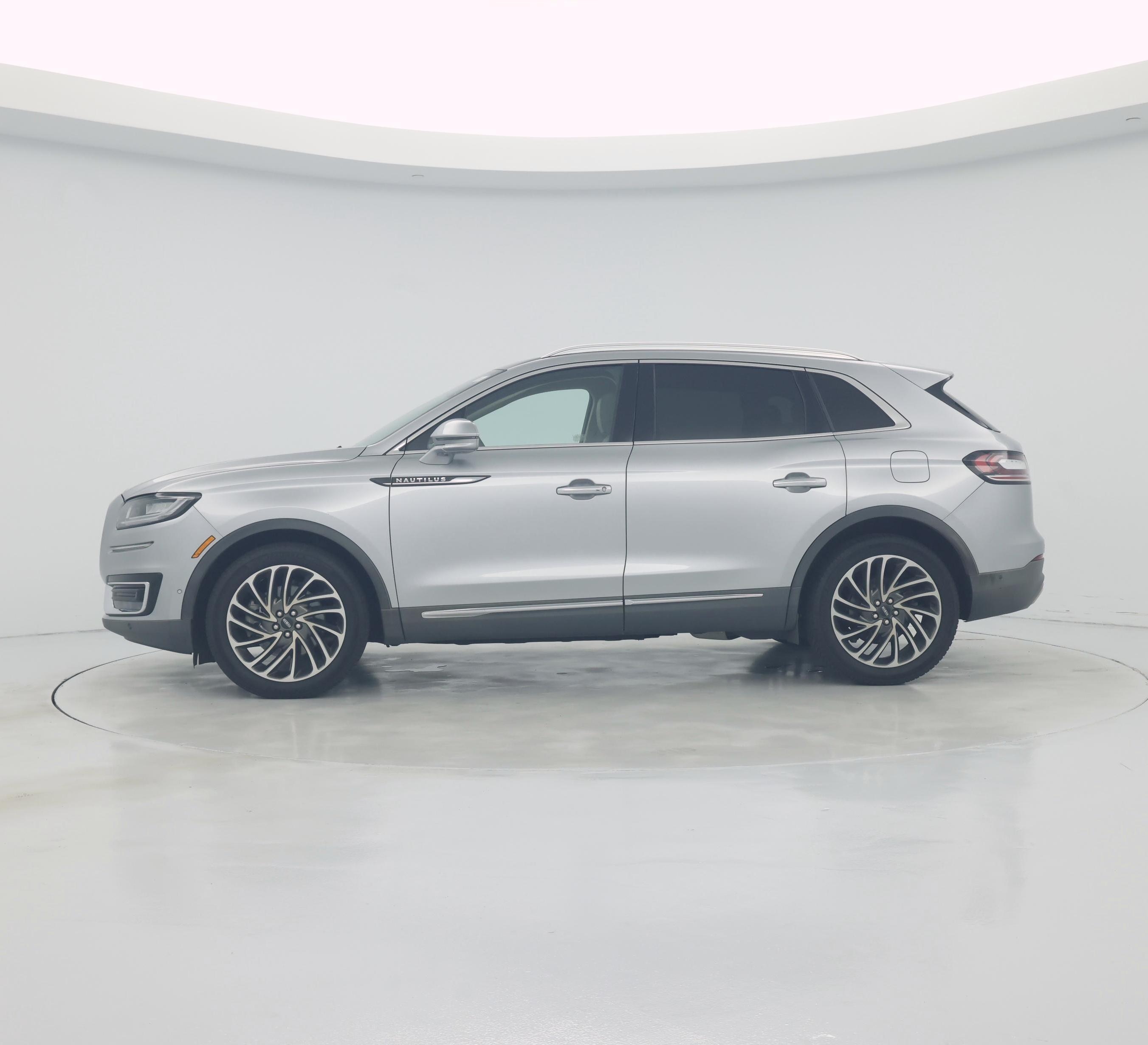 Thumbnail: 2020 Lincoln Nautilus - 3