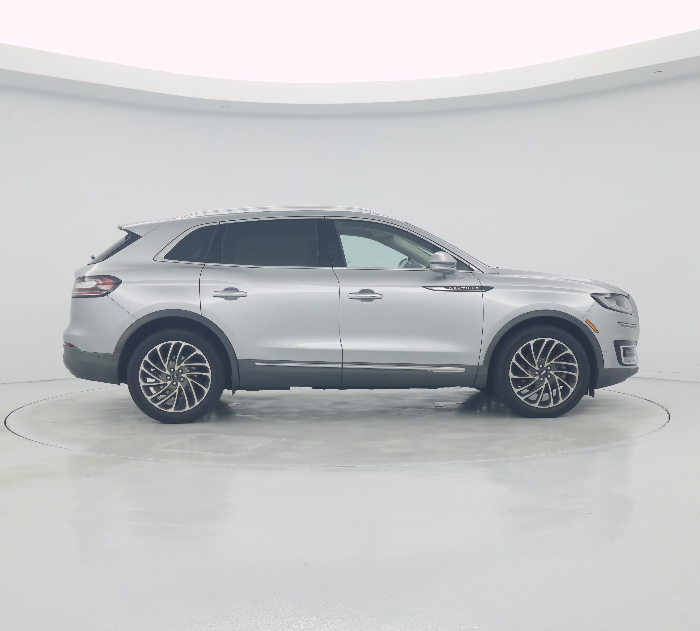 Thumbnail: 2020 Lincoln Nautilus - 7