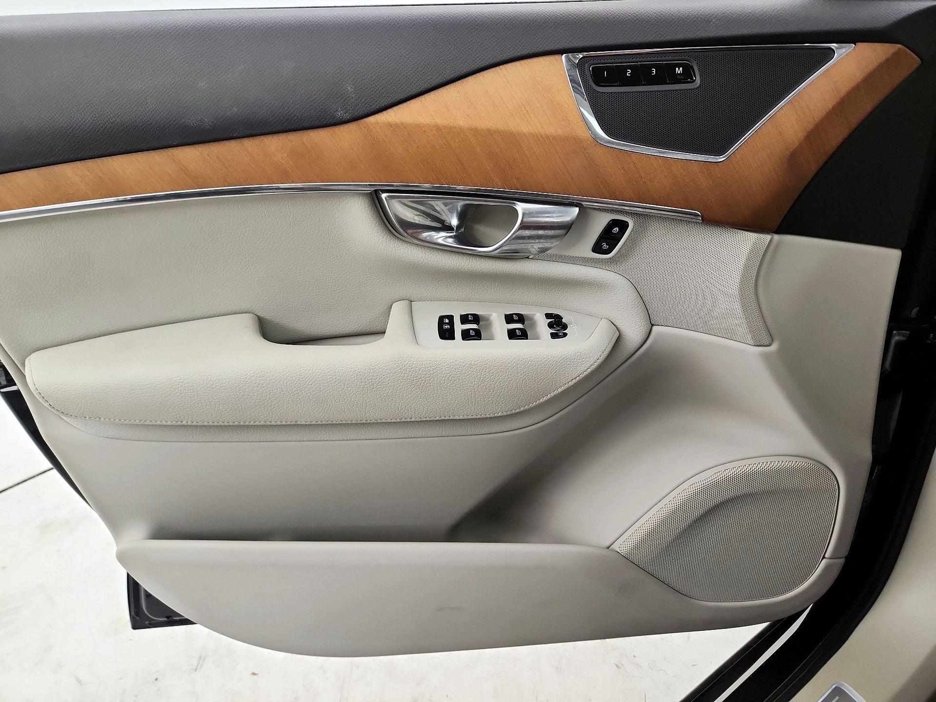 Thumbnail: 2022 Volvo XC90 - 12