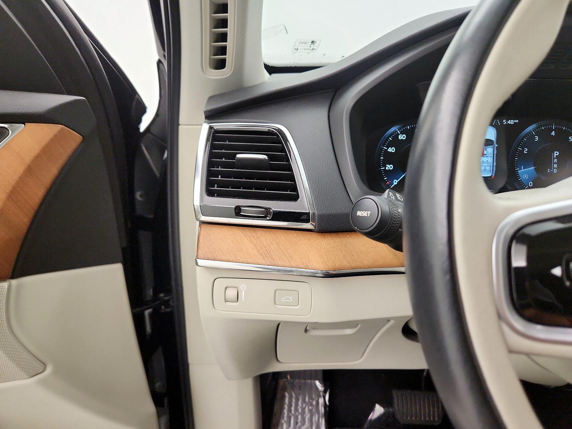 Thumbnail: 2022 Volvo XC90 - 13